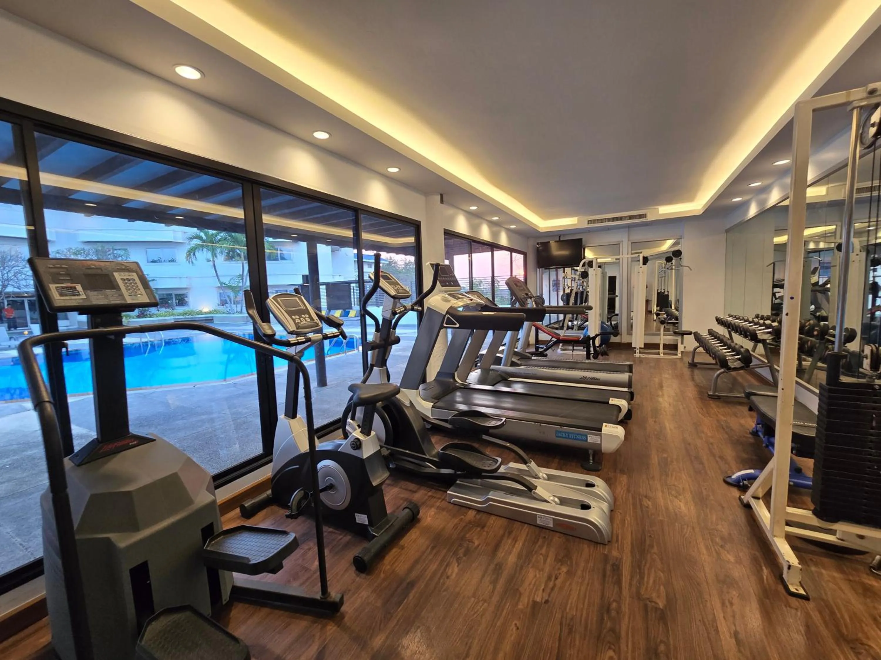 Fitness centre/facilities in Sima Thani Hotel