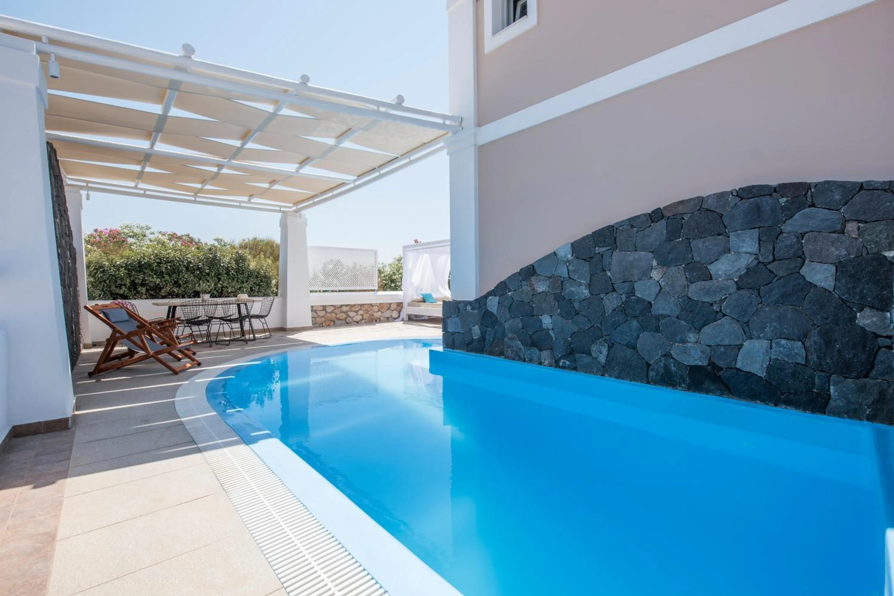 Swimming pool in Secret Earth Villas - Santorini