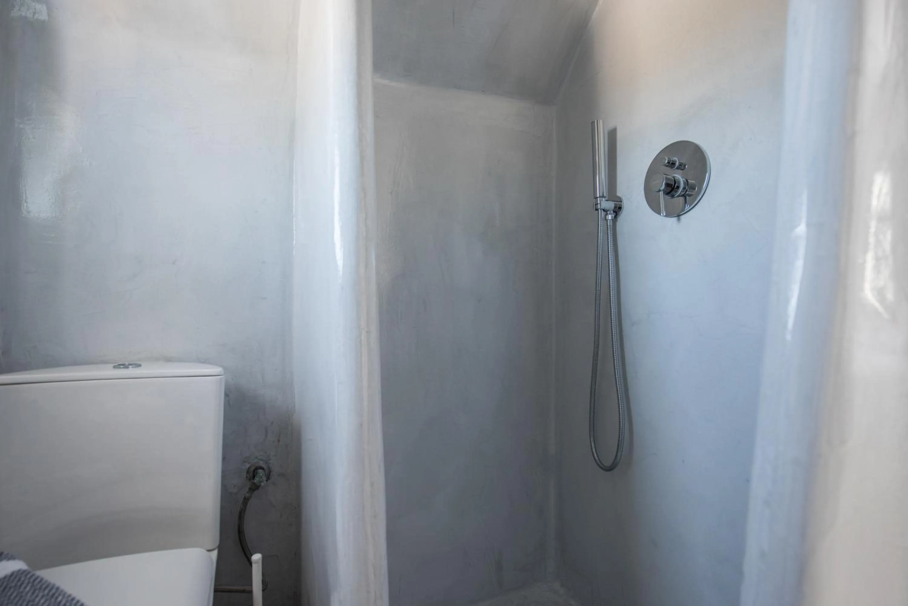 Shower in Secret Earth Villas - Santorini