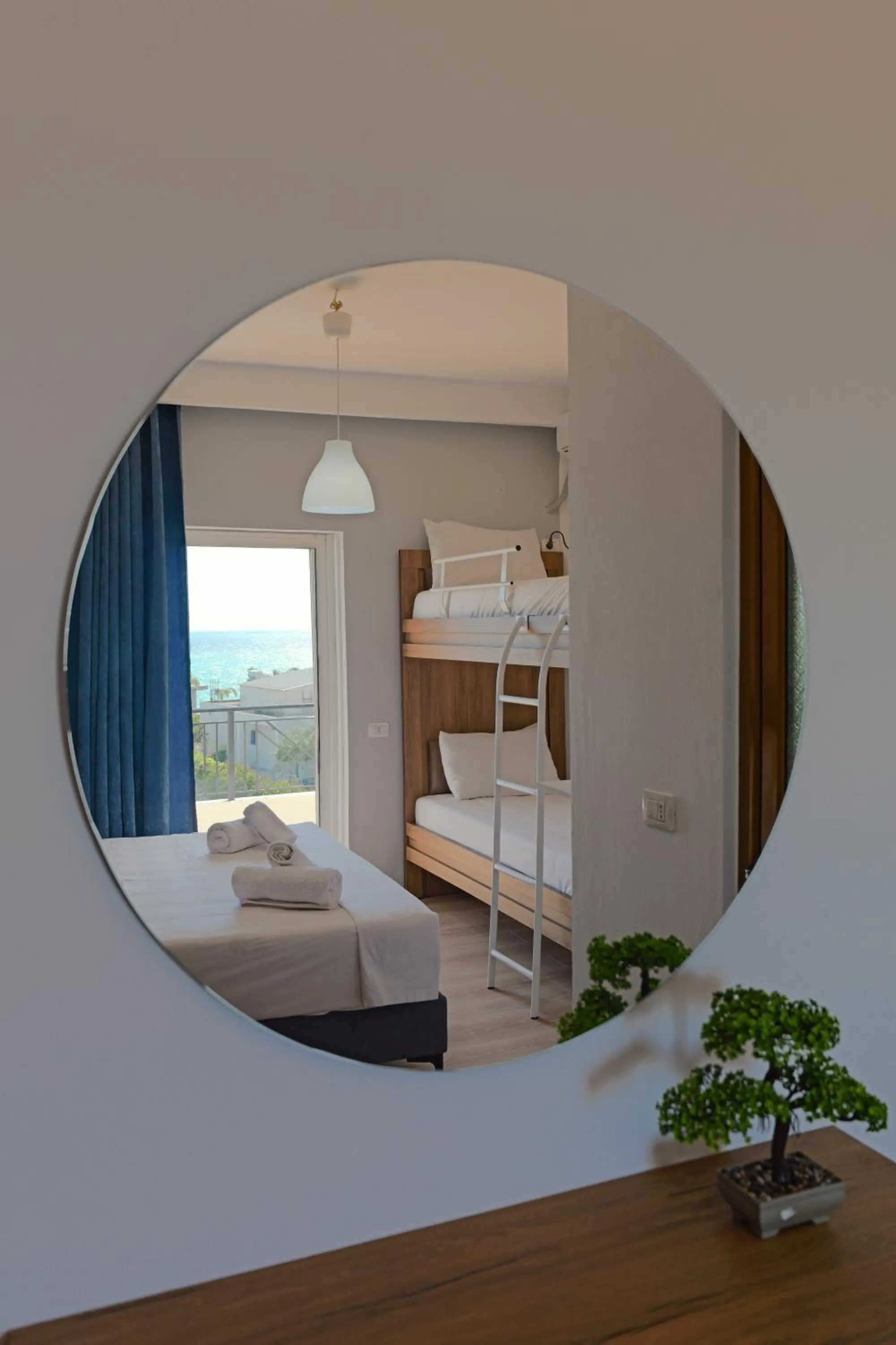 Photo of the whole room in Hotel Holiday