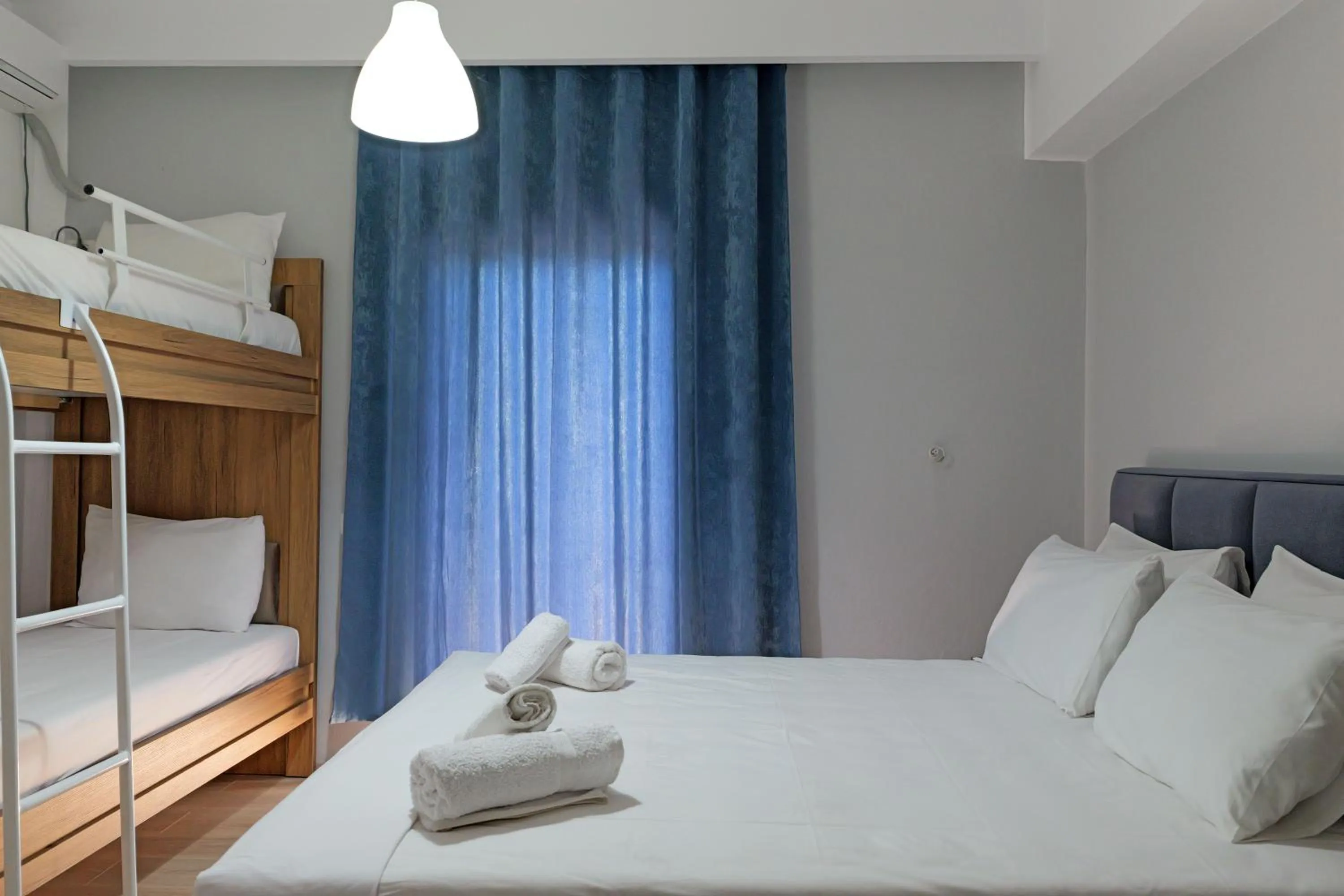 Bed in Hotel Holiday