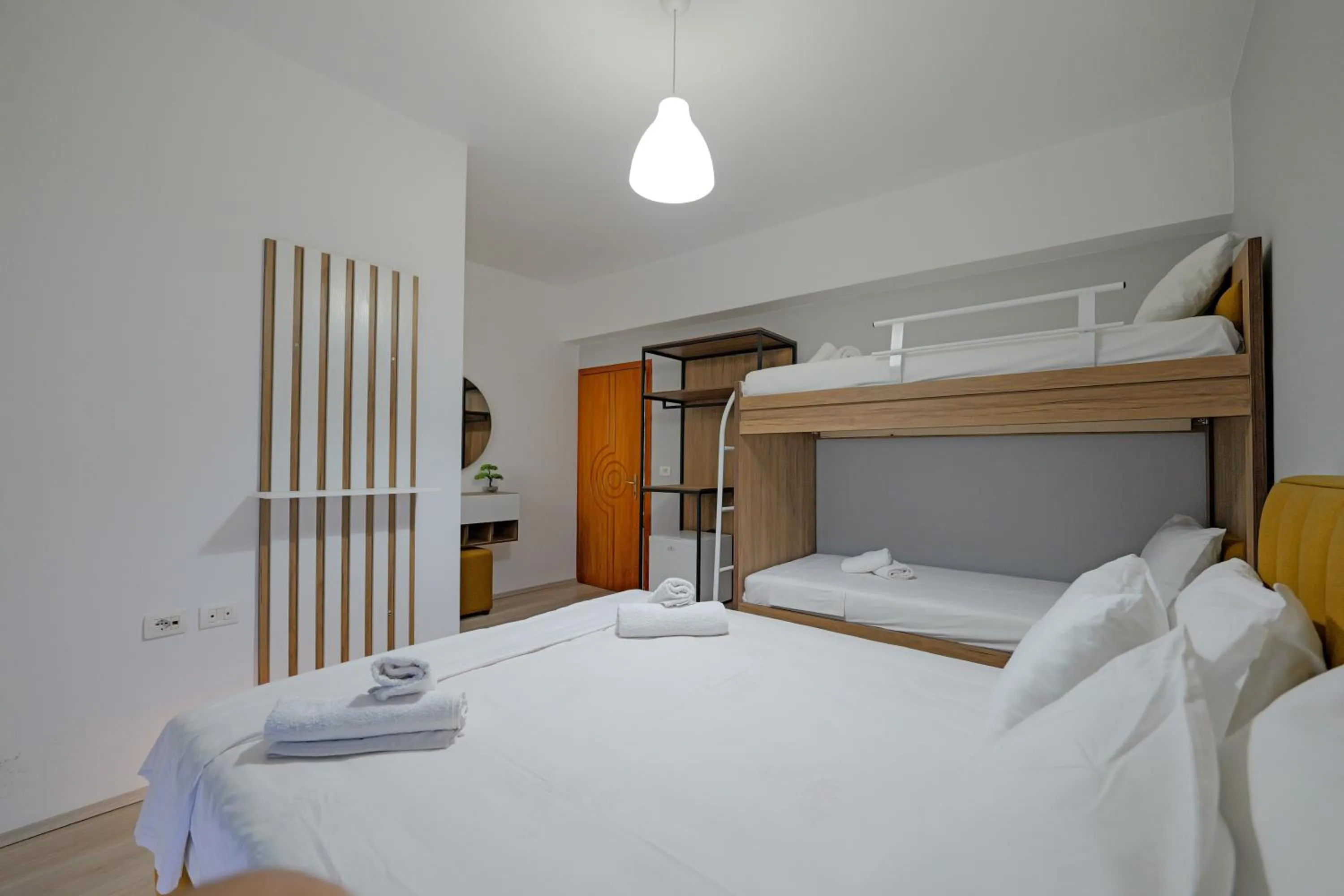 Photo of the whole room in Hotel Holiday