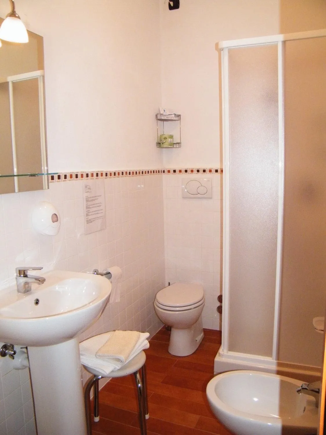 Bathroom in Albergo Amici