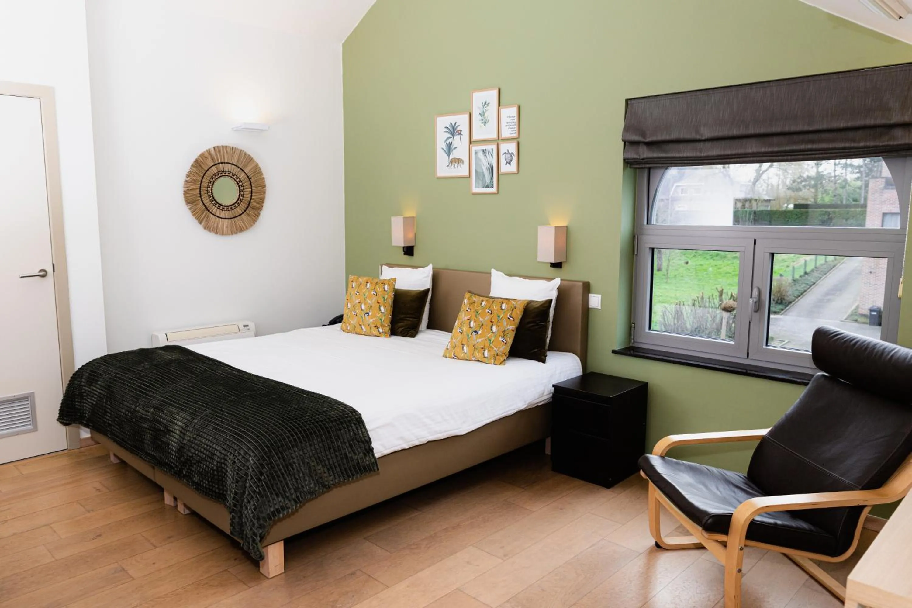 Photo of the whole room, Bed in Hotel & Apartments Bibois Leuven