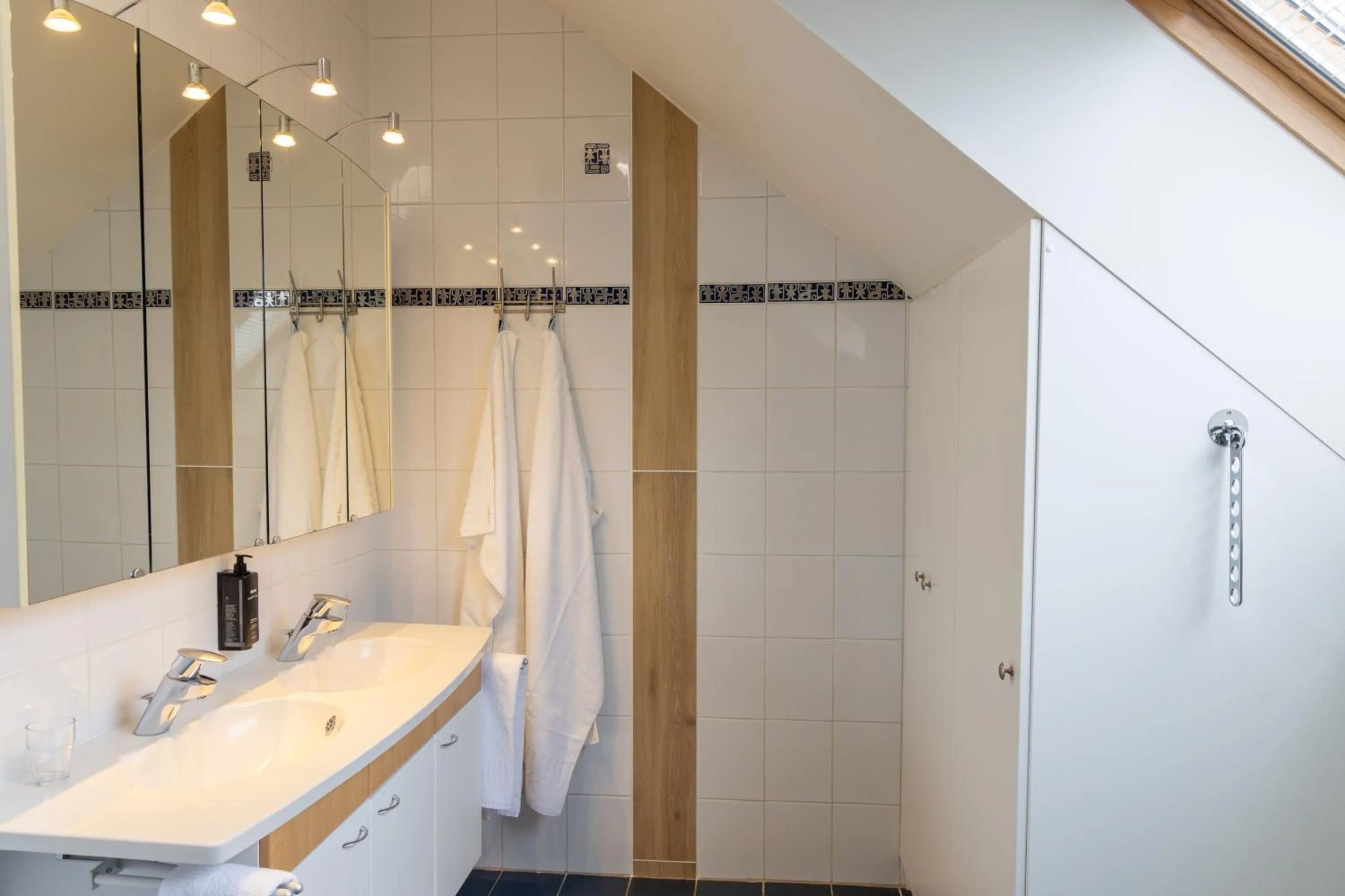 Bathroom in Hotel & Apartments Bibois Leuven