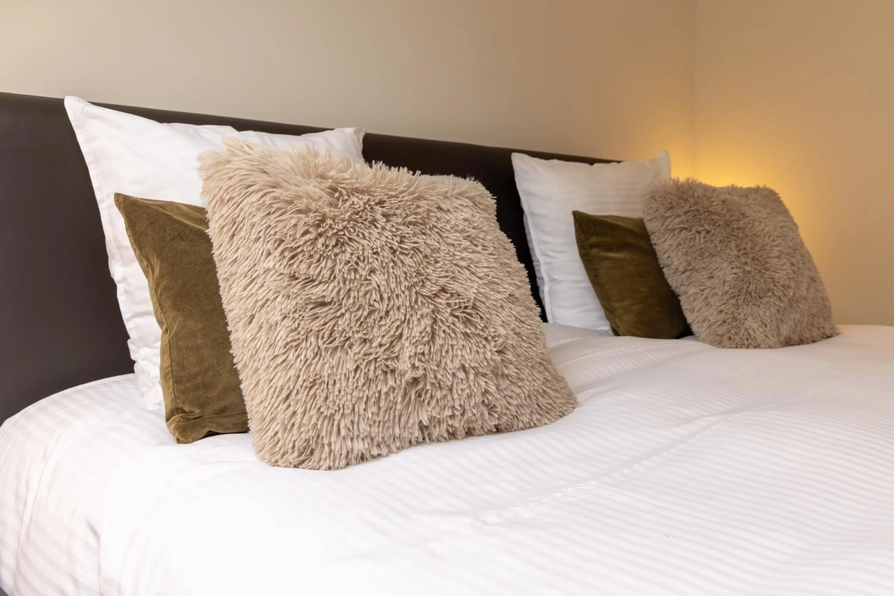 Bedroom, Bed in Hotel & Apartments Bibois Leuven