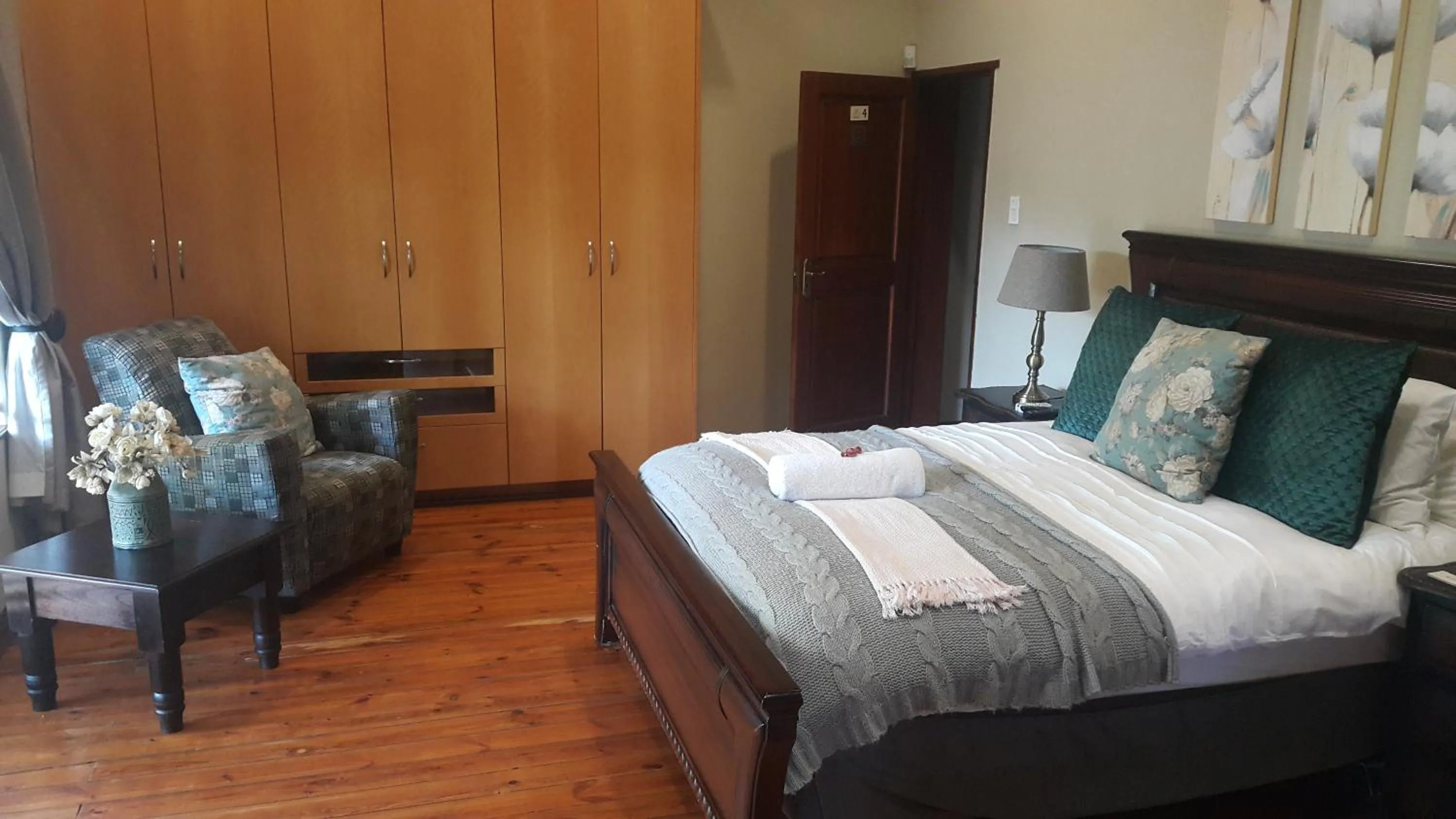 Bedroom, Bed in 93 on Celliers Guesthouse