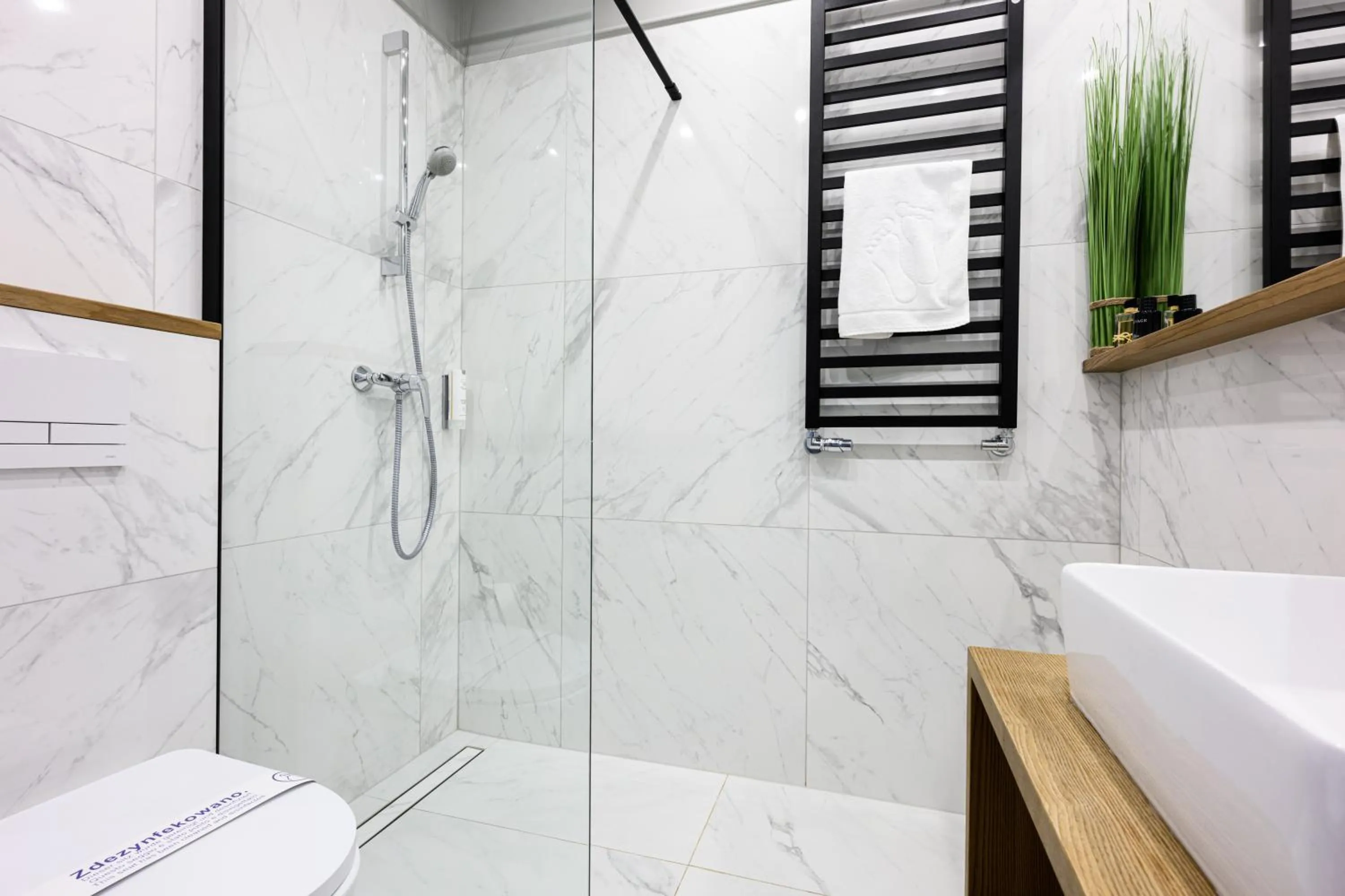 Shower in Arts Apartments - Kraków Old Town