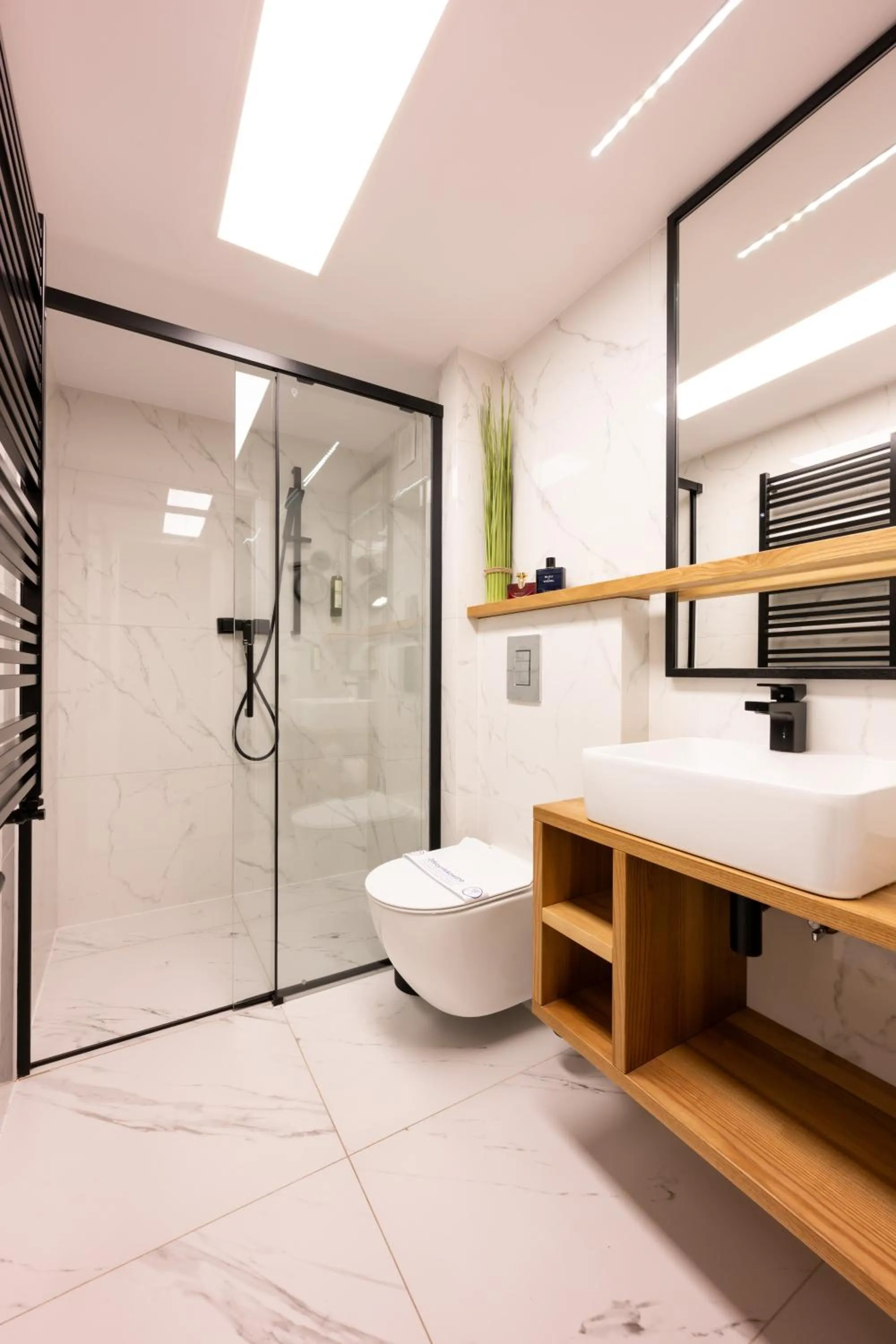 Shower in Arts Apartments - Kraków Old Town