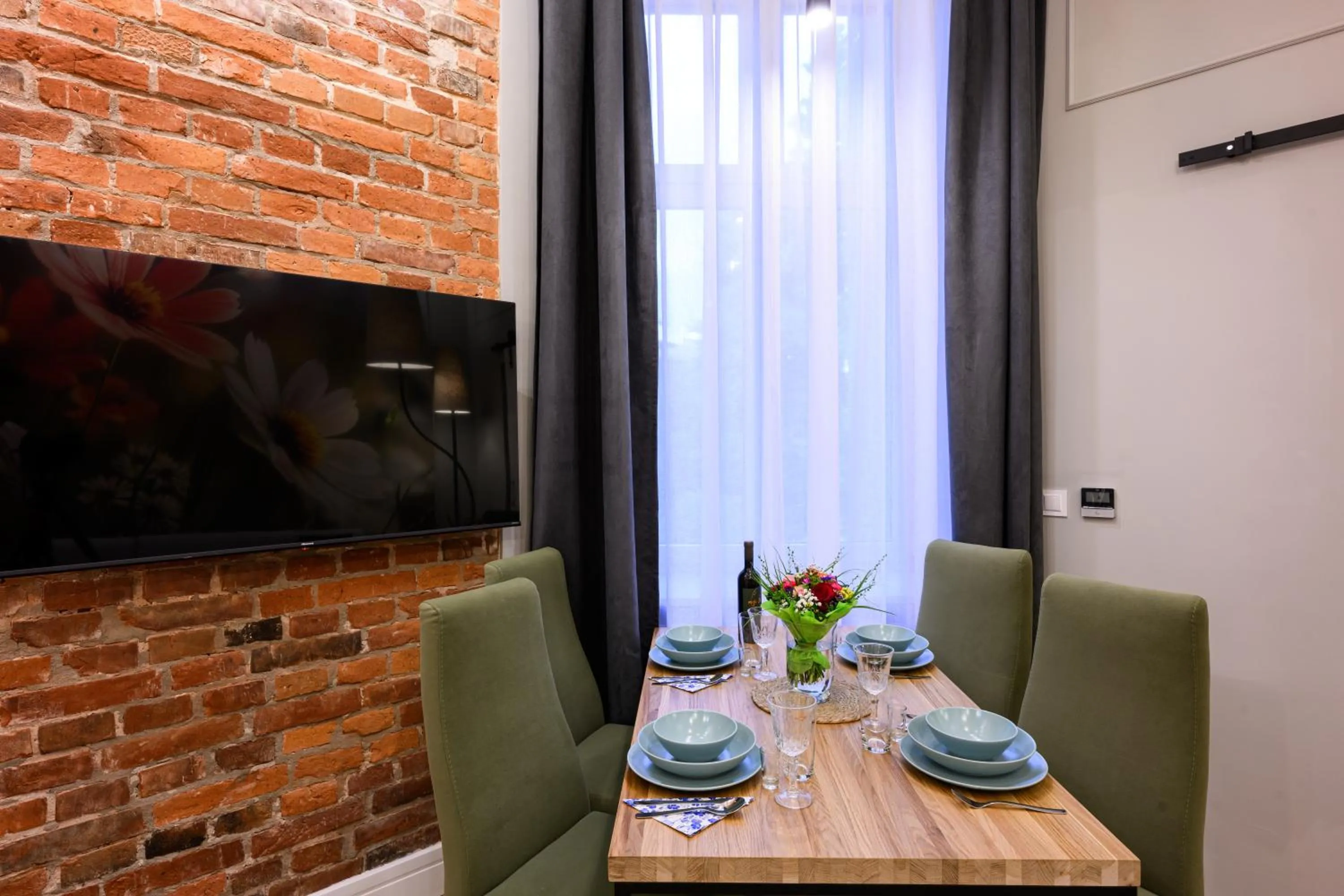 Dining area in Arts Apartments - Kraków Old Town