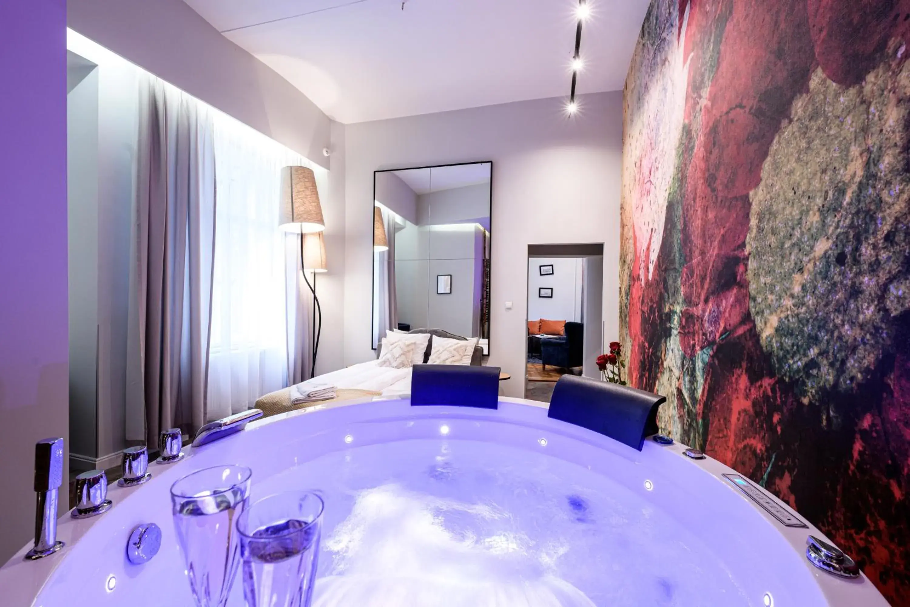 Deluxe Apartment with Jacuzzi in Arts Apartments - Kraków Old Town Deluxe Apartment with Jacuzzi in Arts Apartments - Kraków Old Town