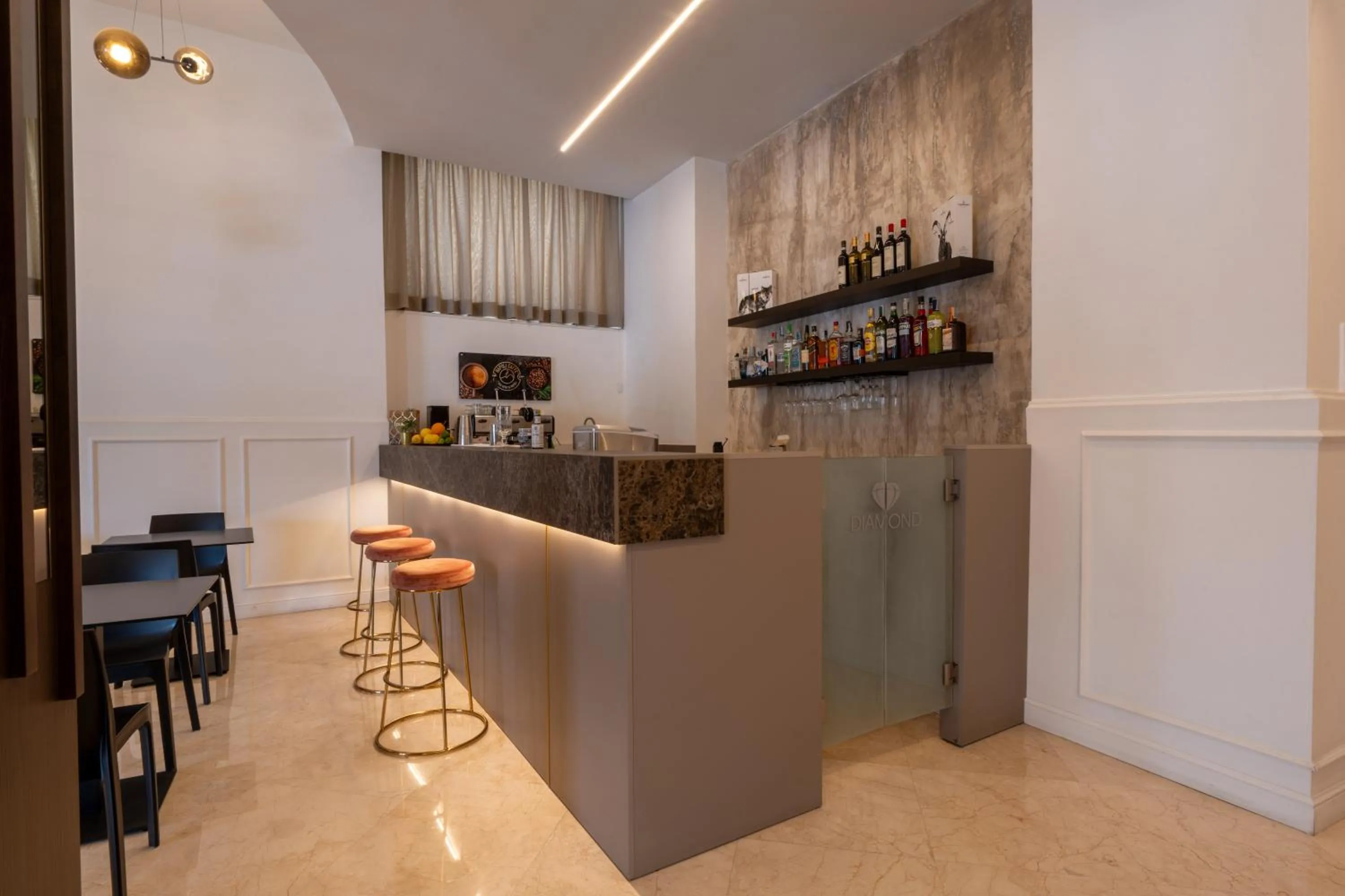 Communal lounge/ TV room in Hotel Diamond