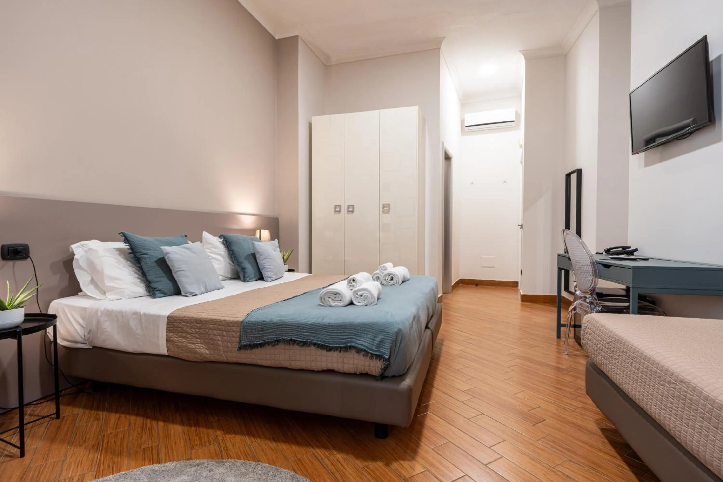 Bed in Hotel Diamond