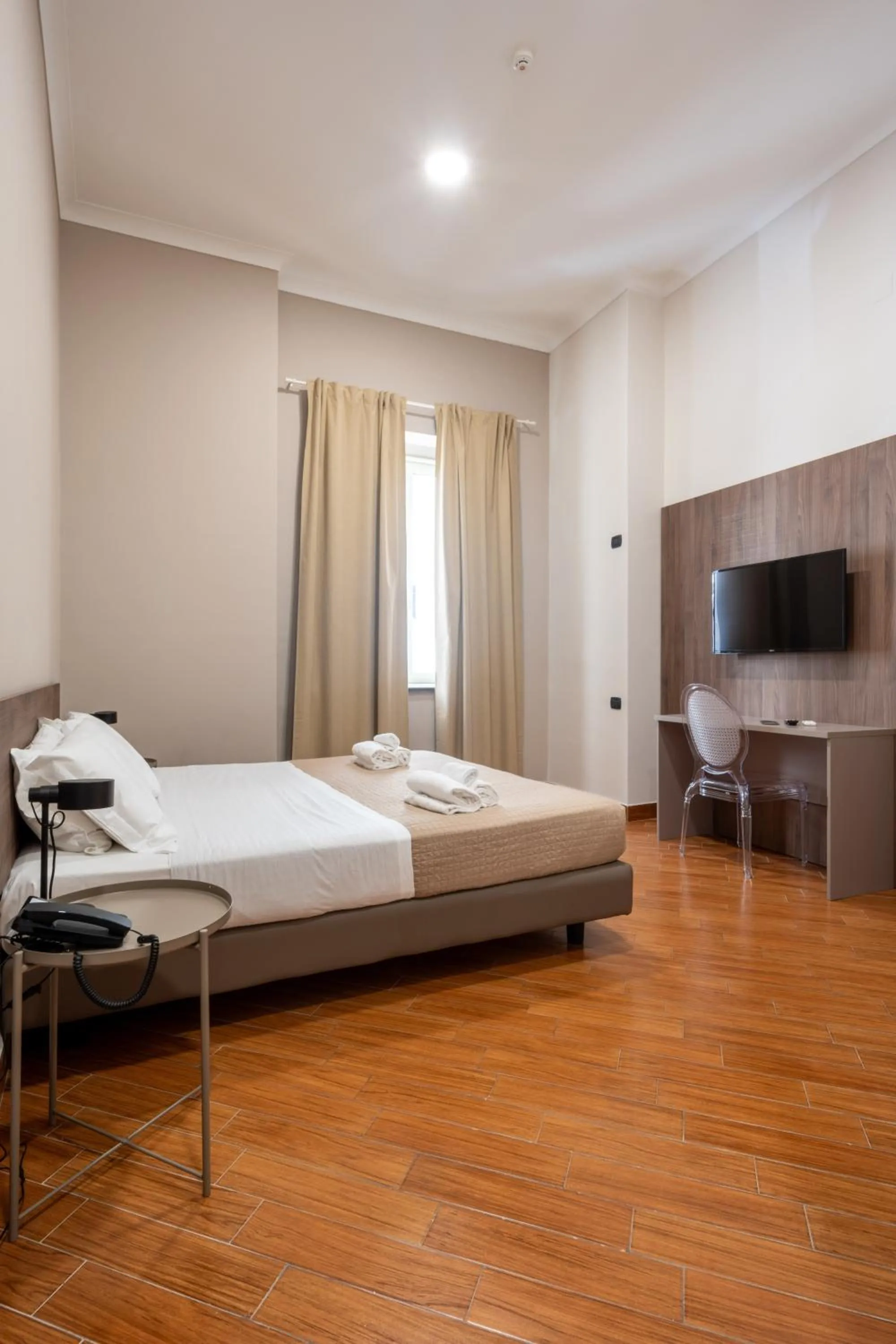 Bedroom, Bed in Hotel Diamond