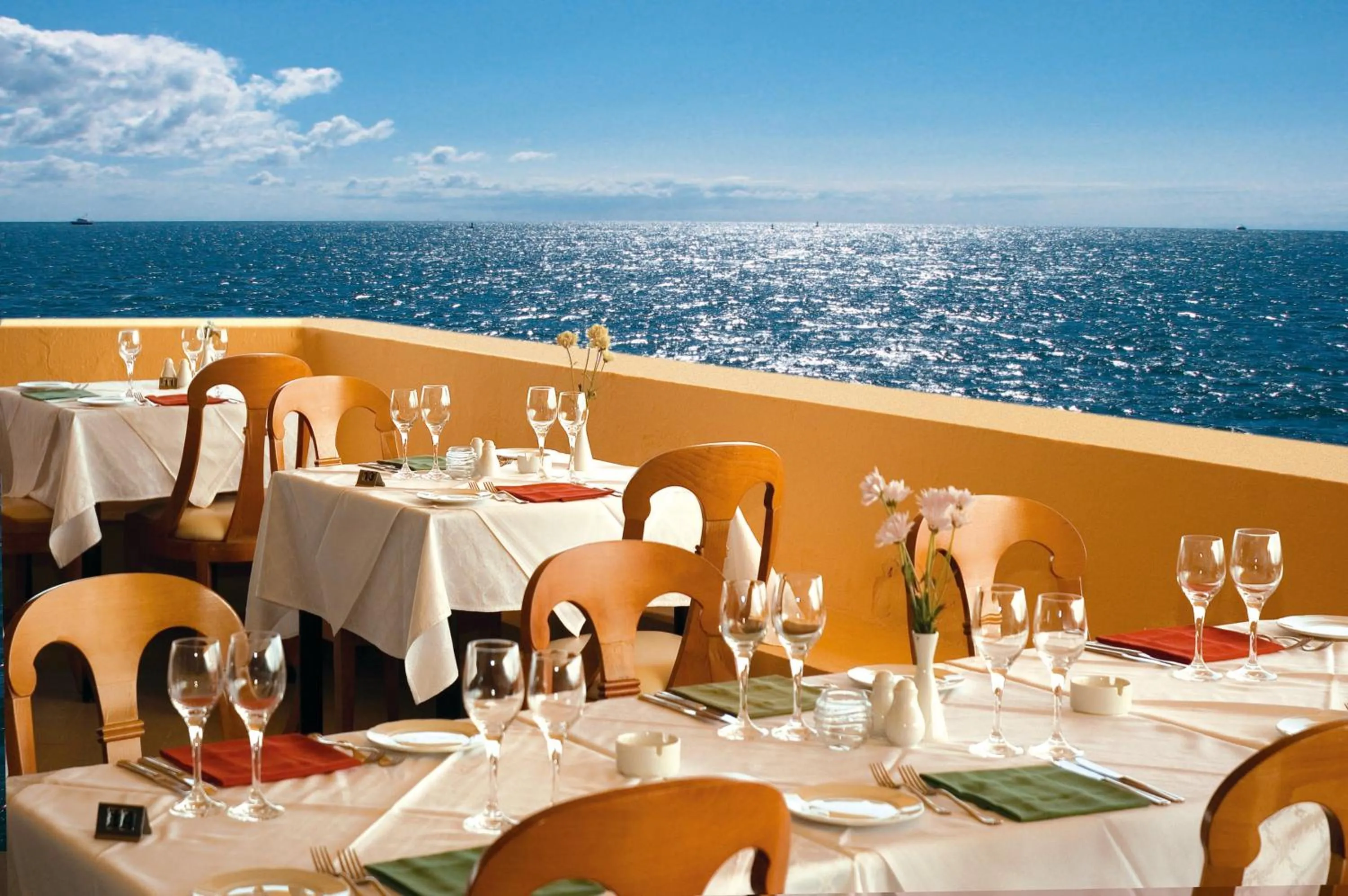 Restaurant/places to eat in Sunshine Corfu Hotel And Spa