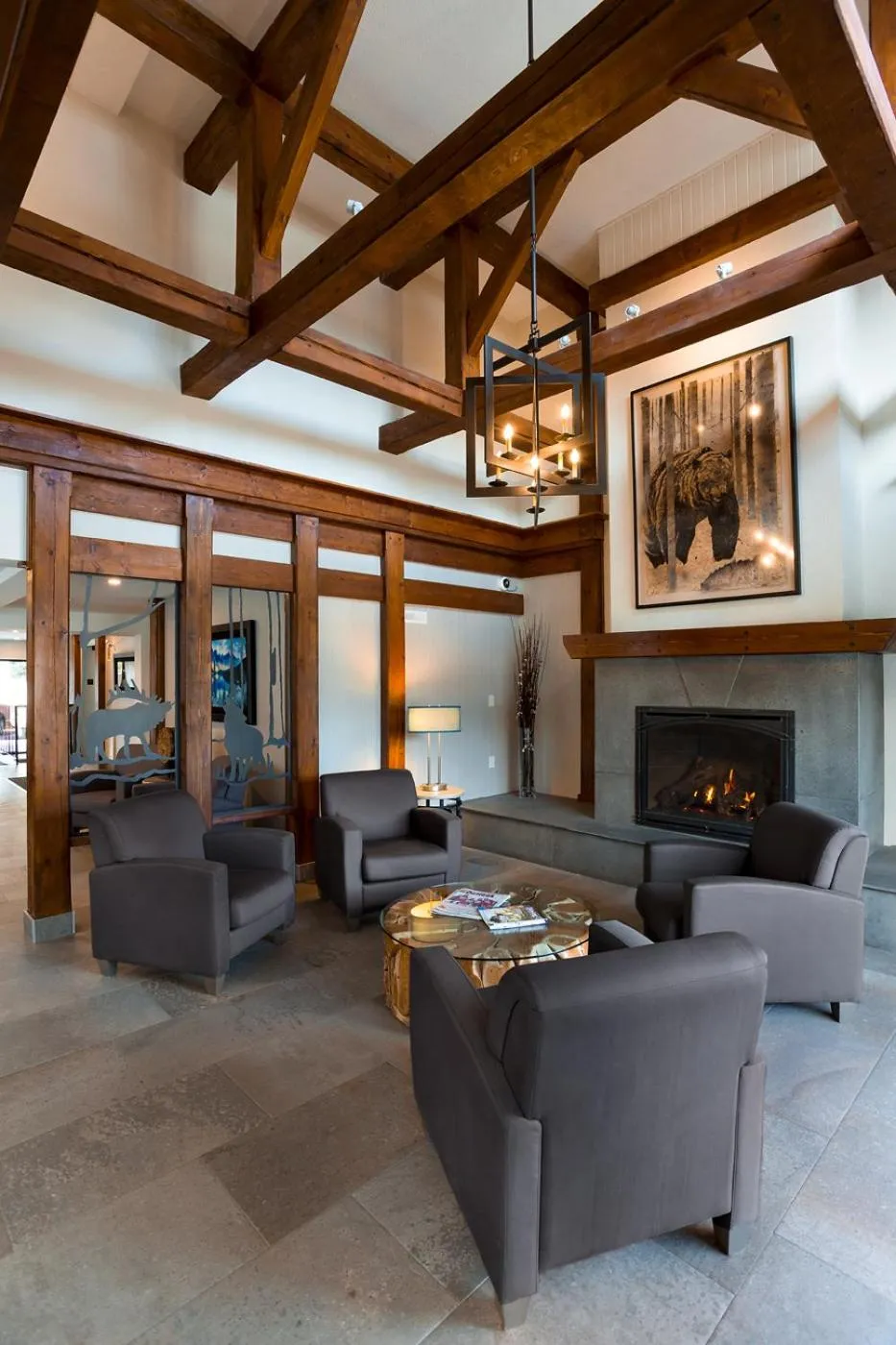 Communal lounge/ TV room in High Country Inn