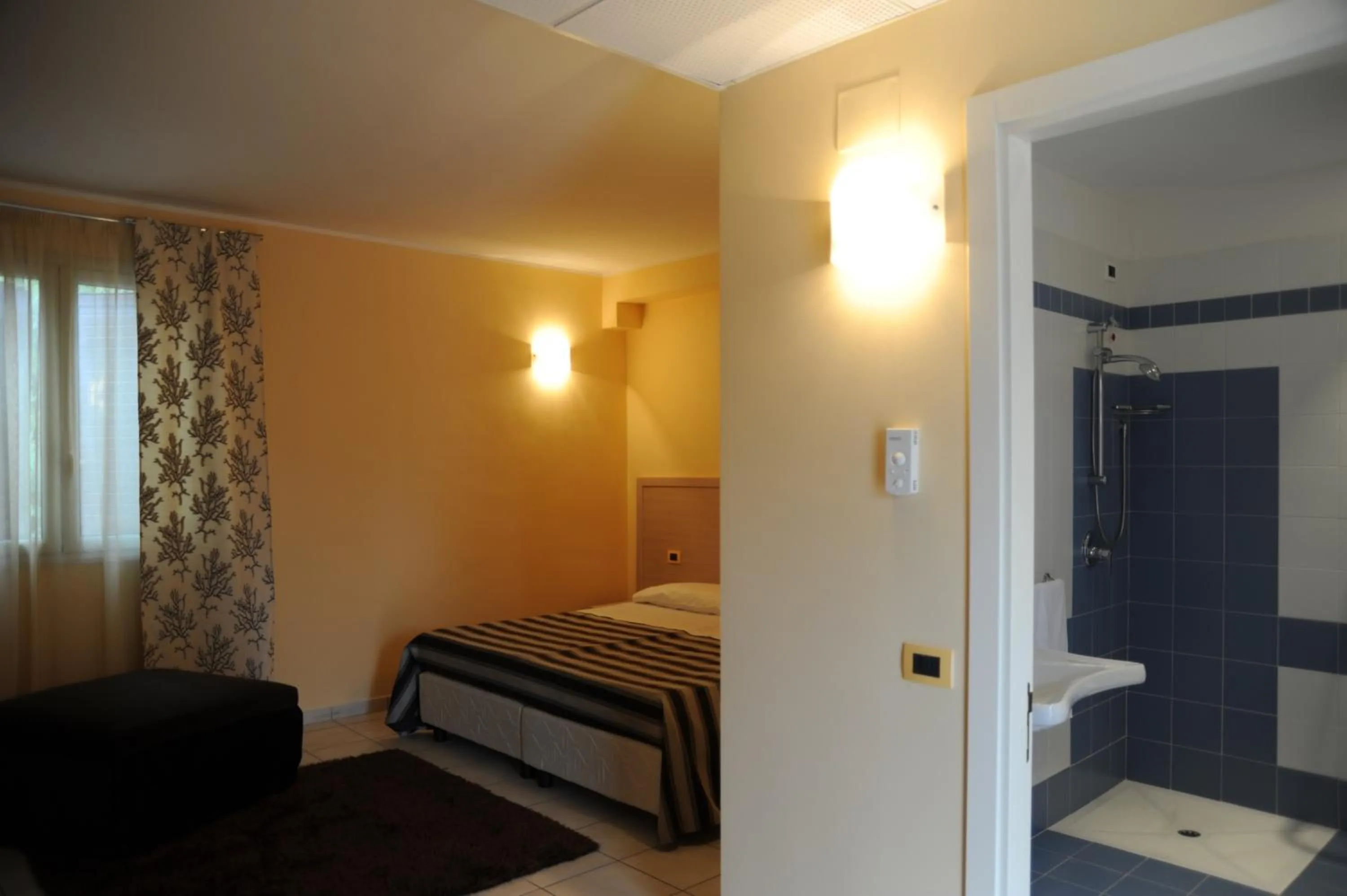 Bedroom, Bed in Hotel Bulla Regia