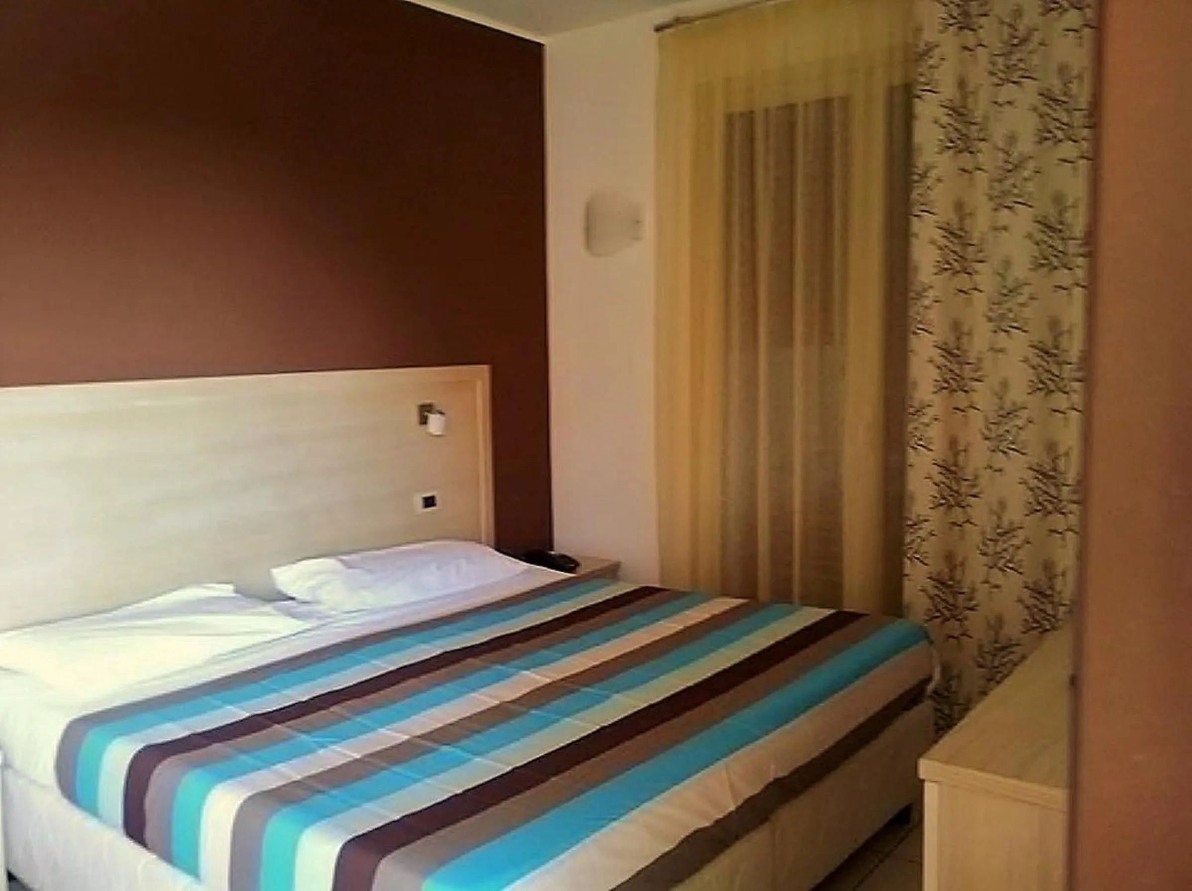 TV and multimedia, Bed in Hotel Bulla Regia