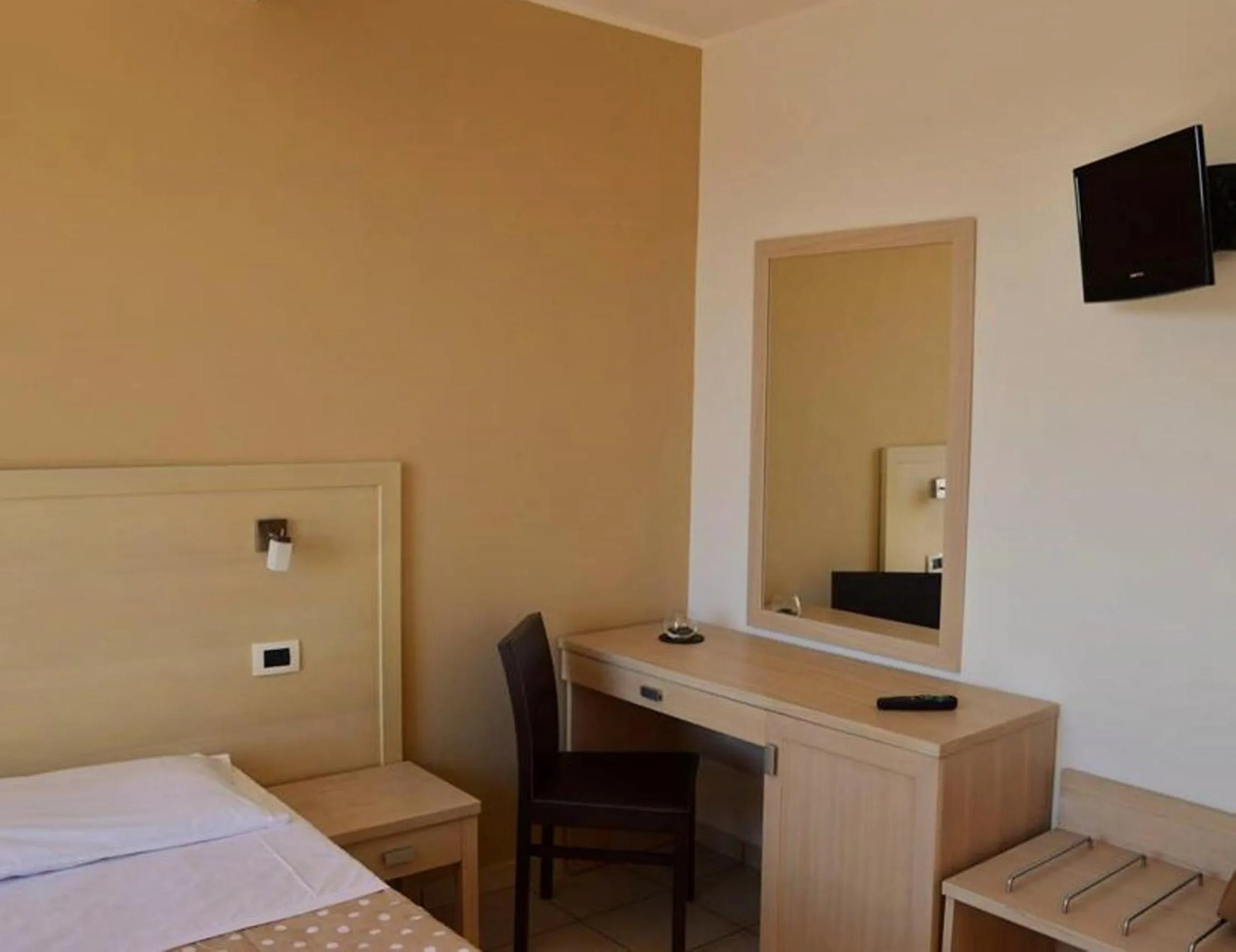 Bedroom, Bed in Hotel Bulla Regia