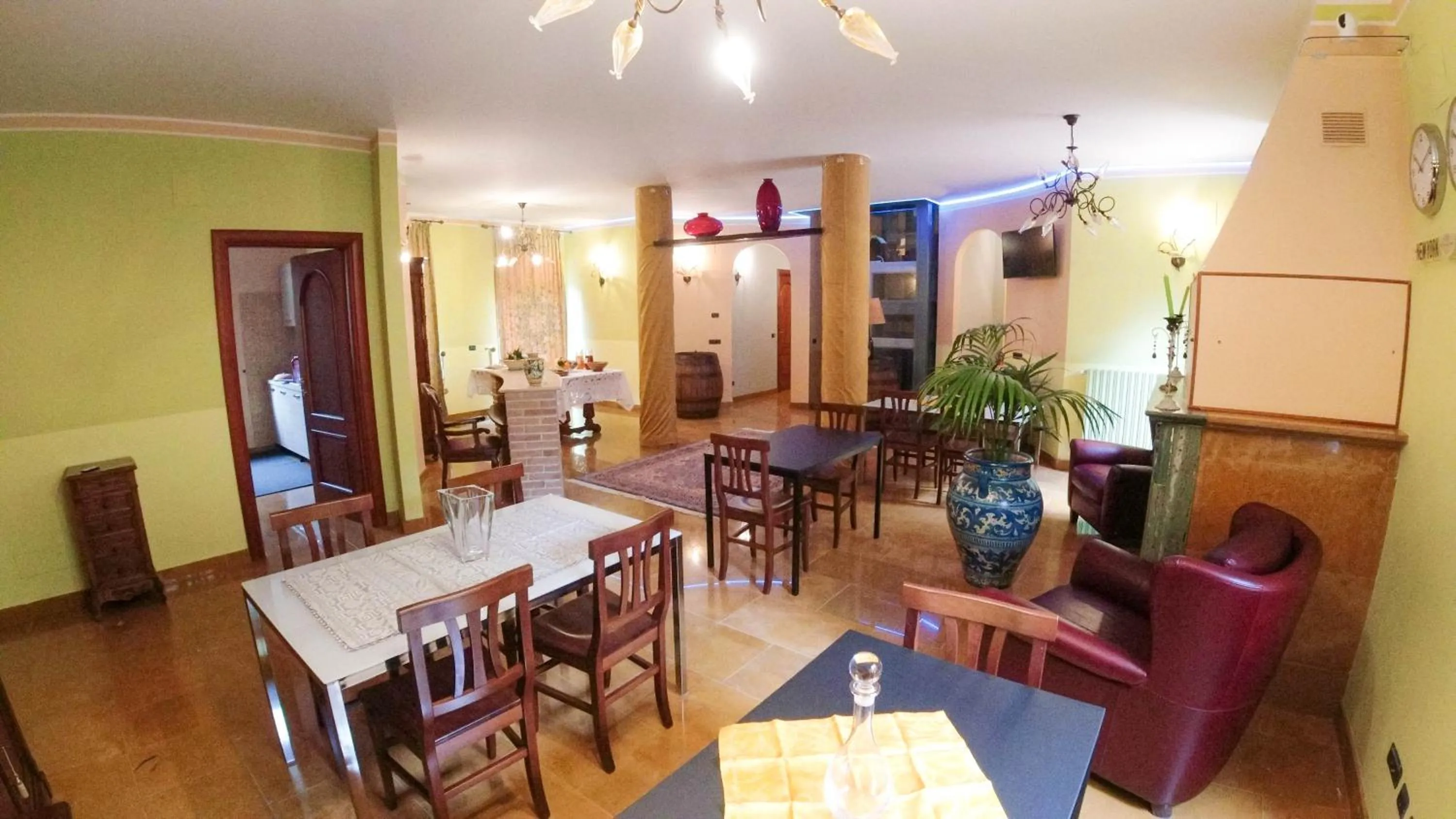 Lobby or reception in Il Piccolo Hotel