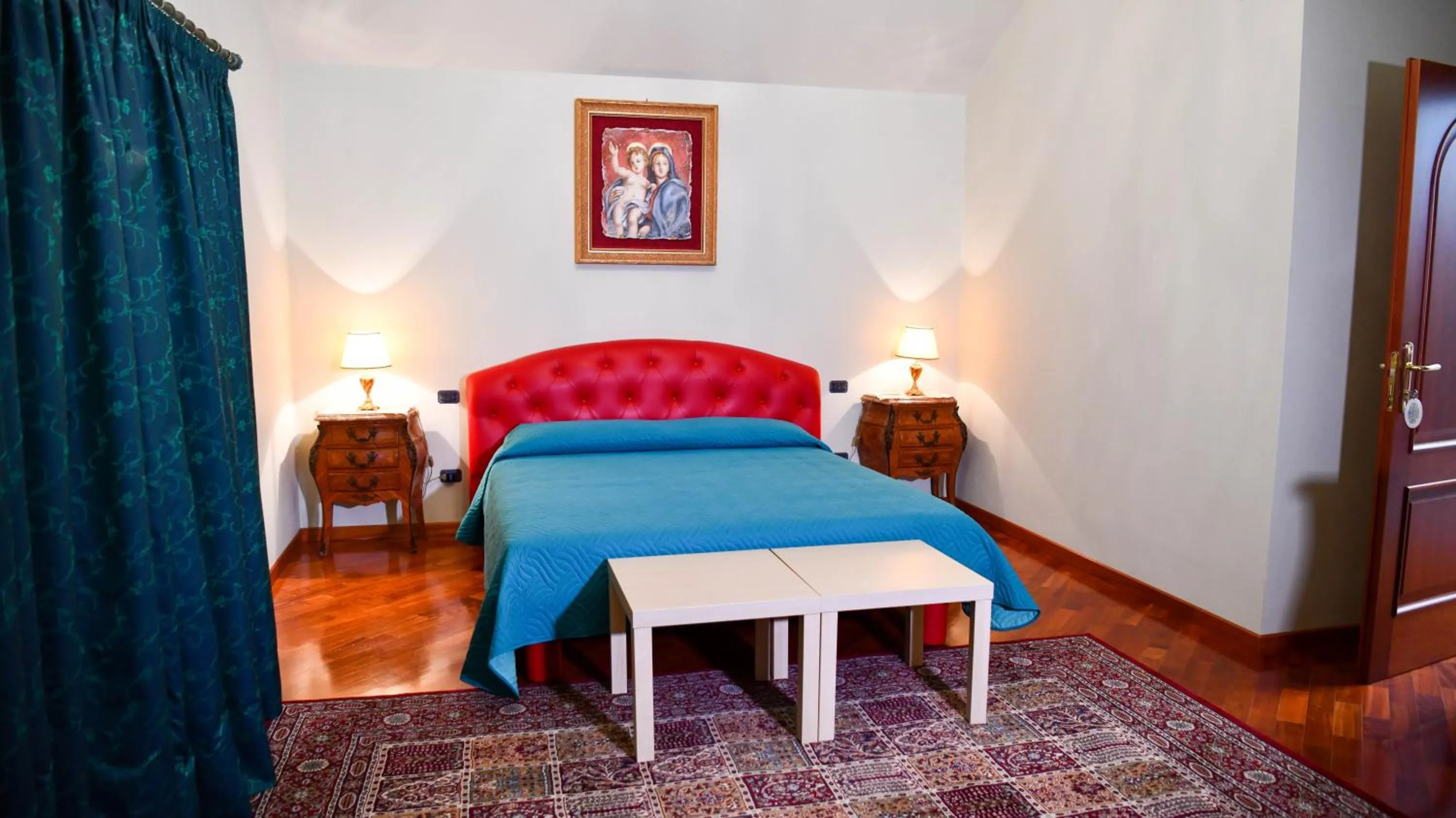 Bedroom, Bed in Il Piccolo Hotel