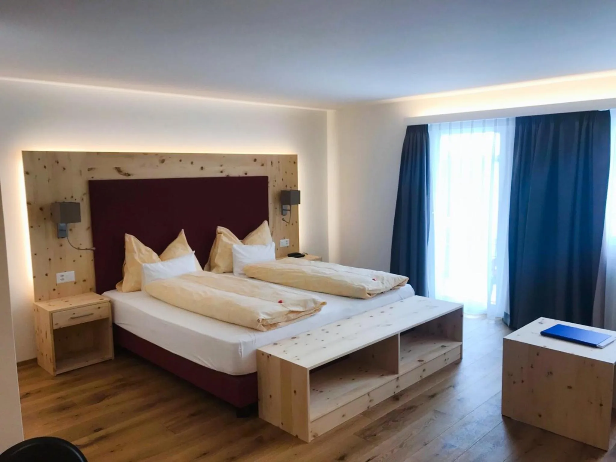 Photo of the whole room, Bed in Hotel Conrad