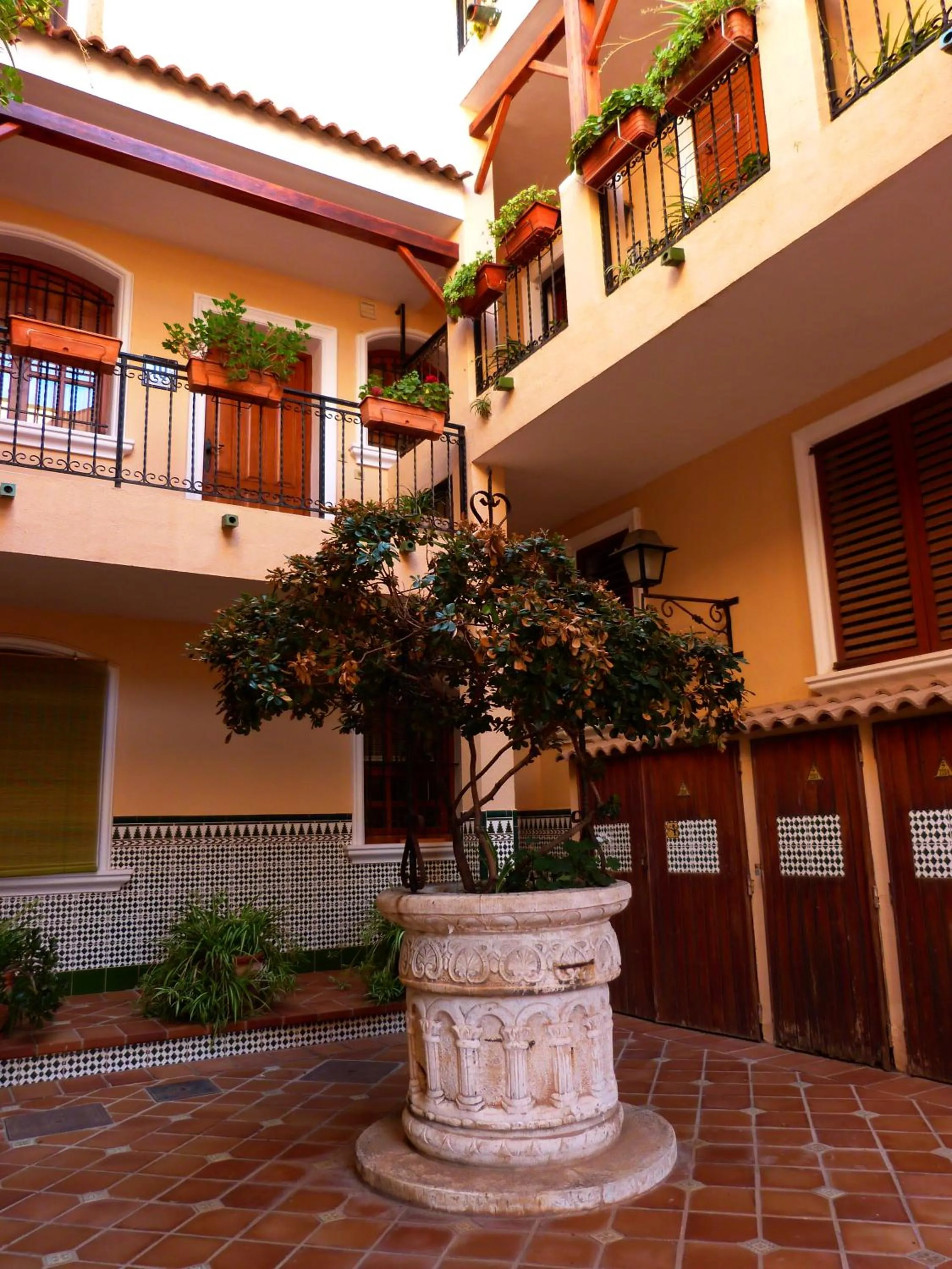 Patio in Shoal Apartamentos