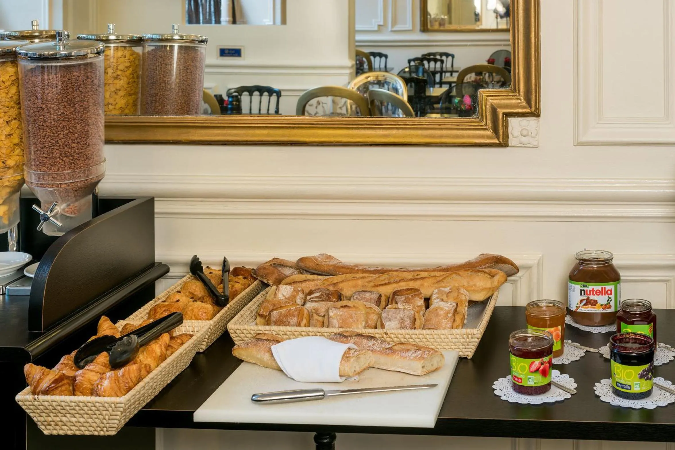 Food in Hotel Peyris Opera