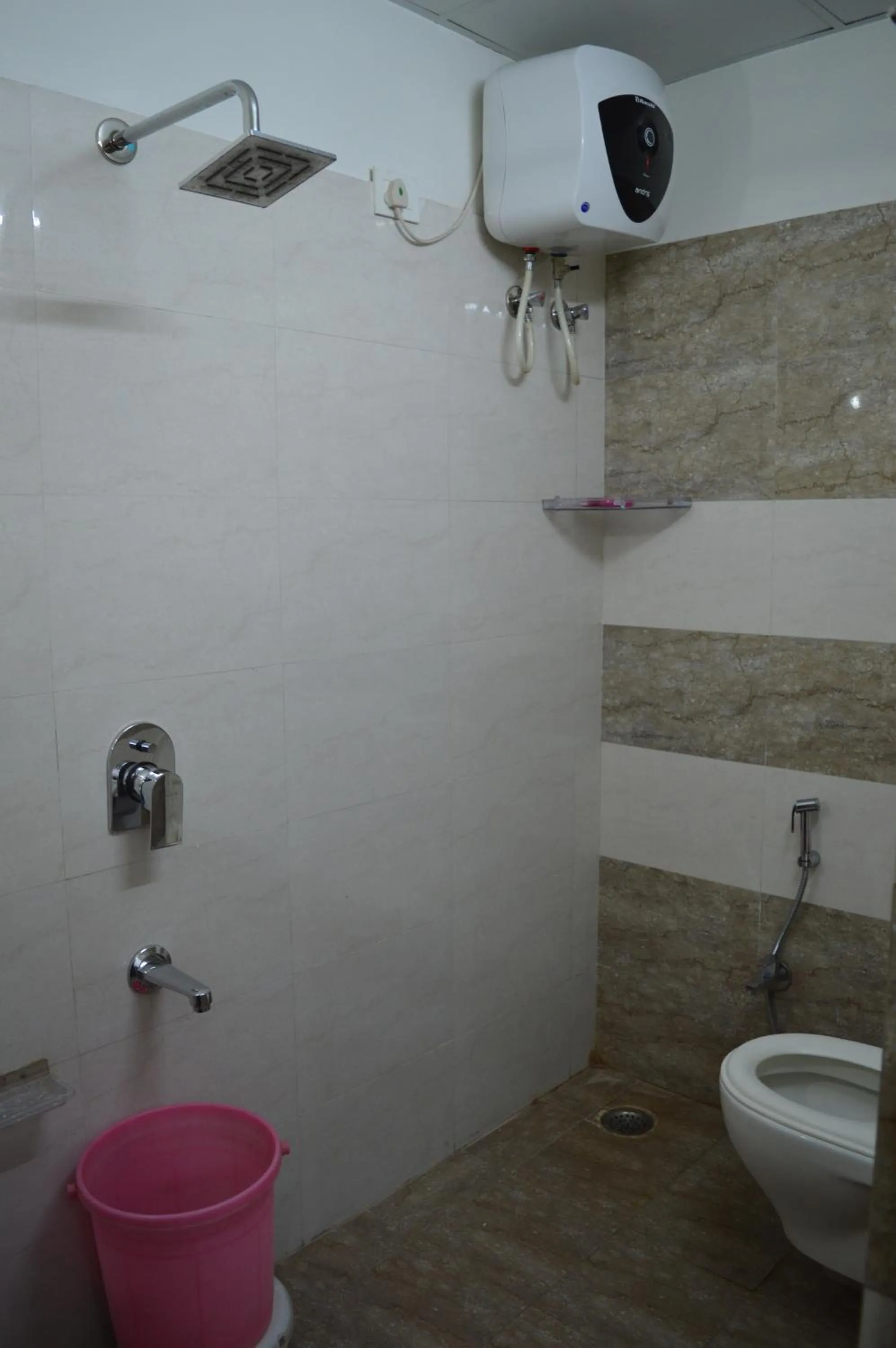 Toilet in Hotel Thikana Palace