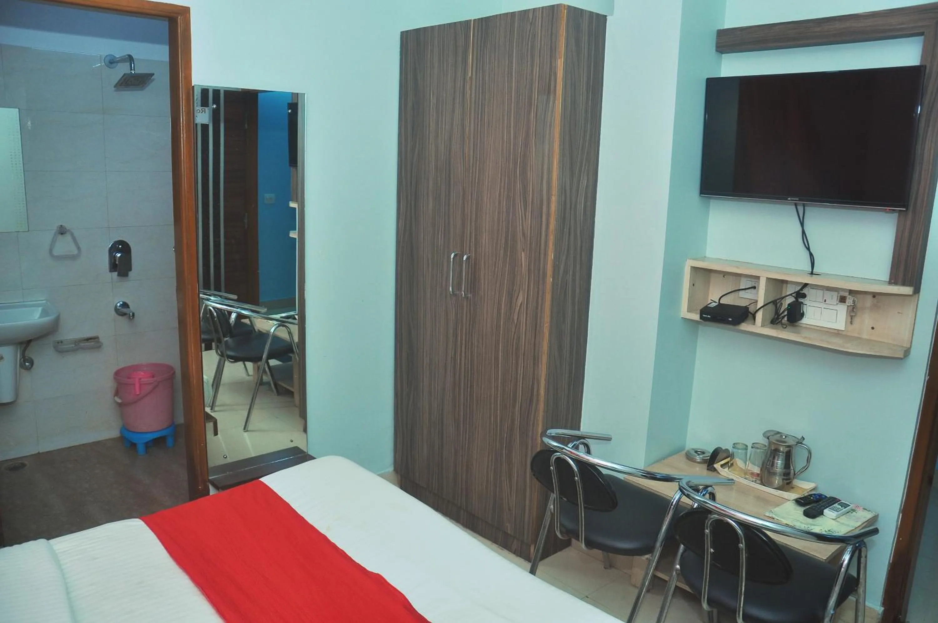 TV and multimedia, Bed in Hotel Thikana Palace