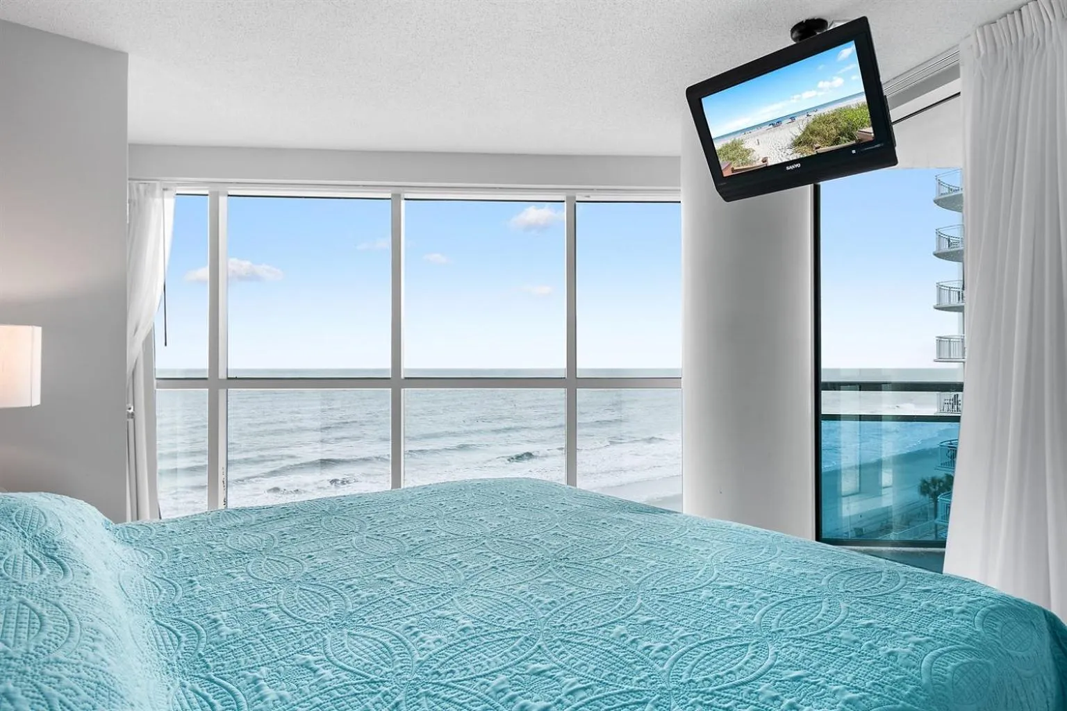 Bed in Ocean Front Corner Unit