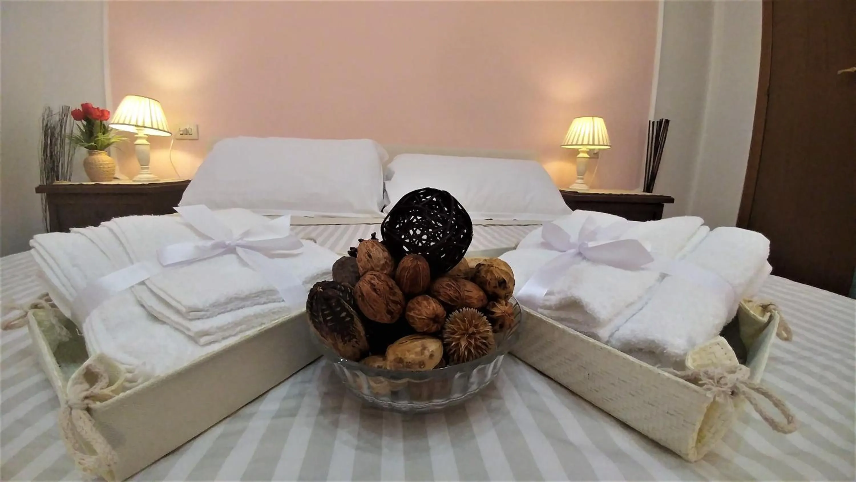 Photo of the whole room, Bed in Dreaming Navona Rooms