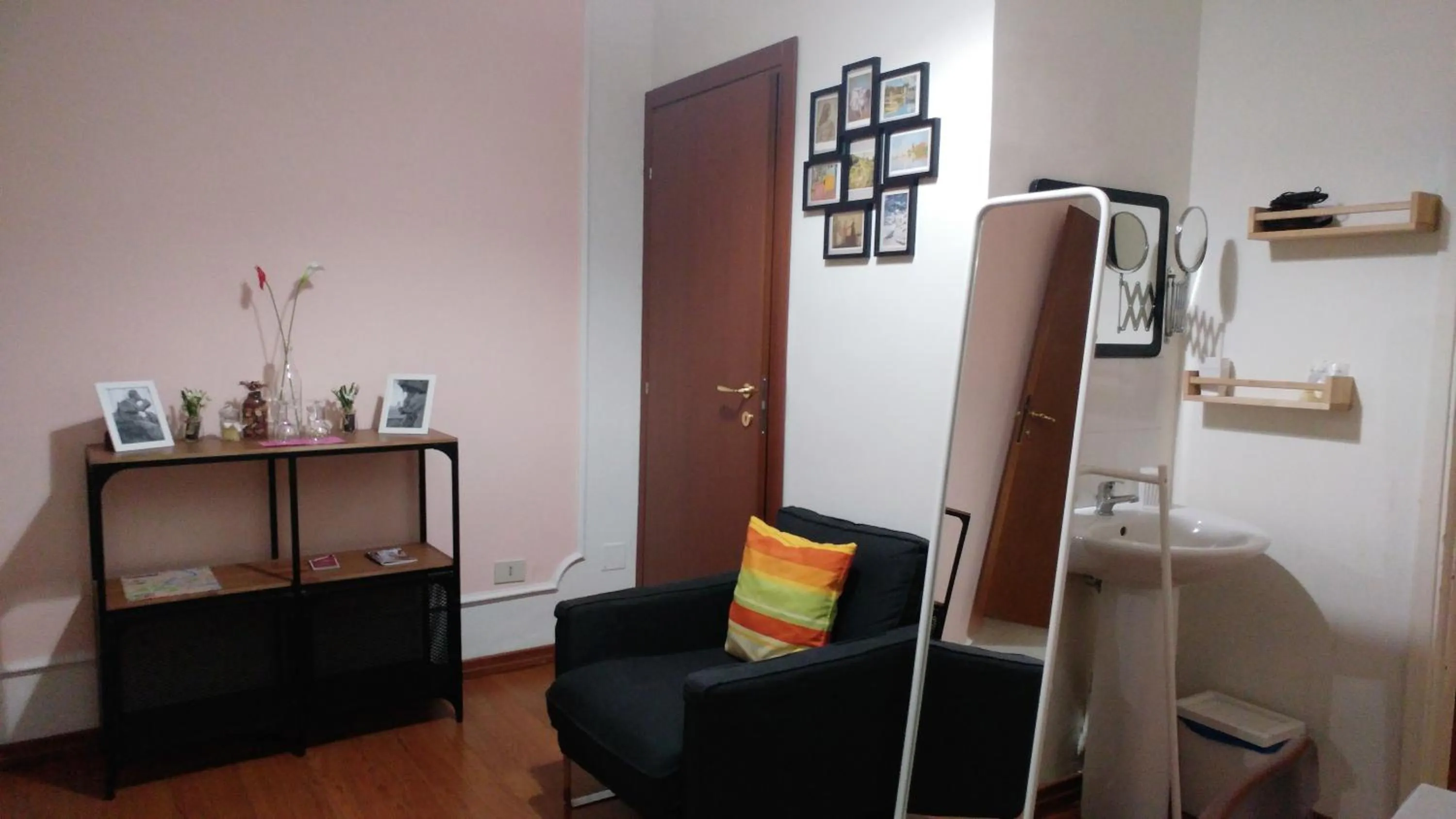 Decorative detail in Dreaming Navona Rooms