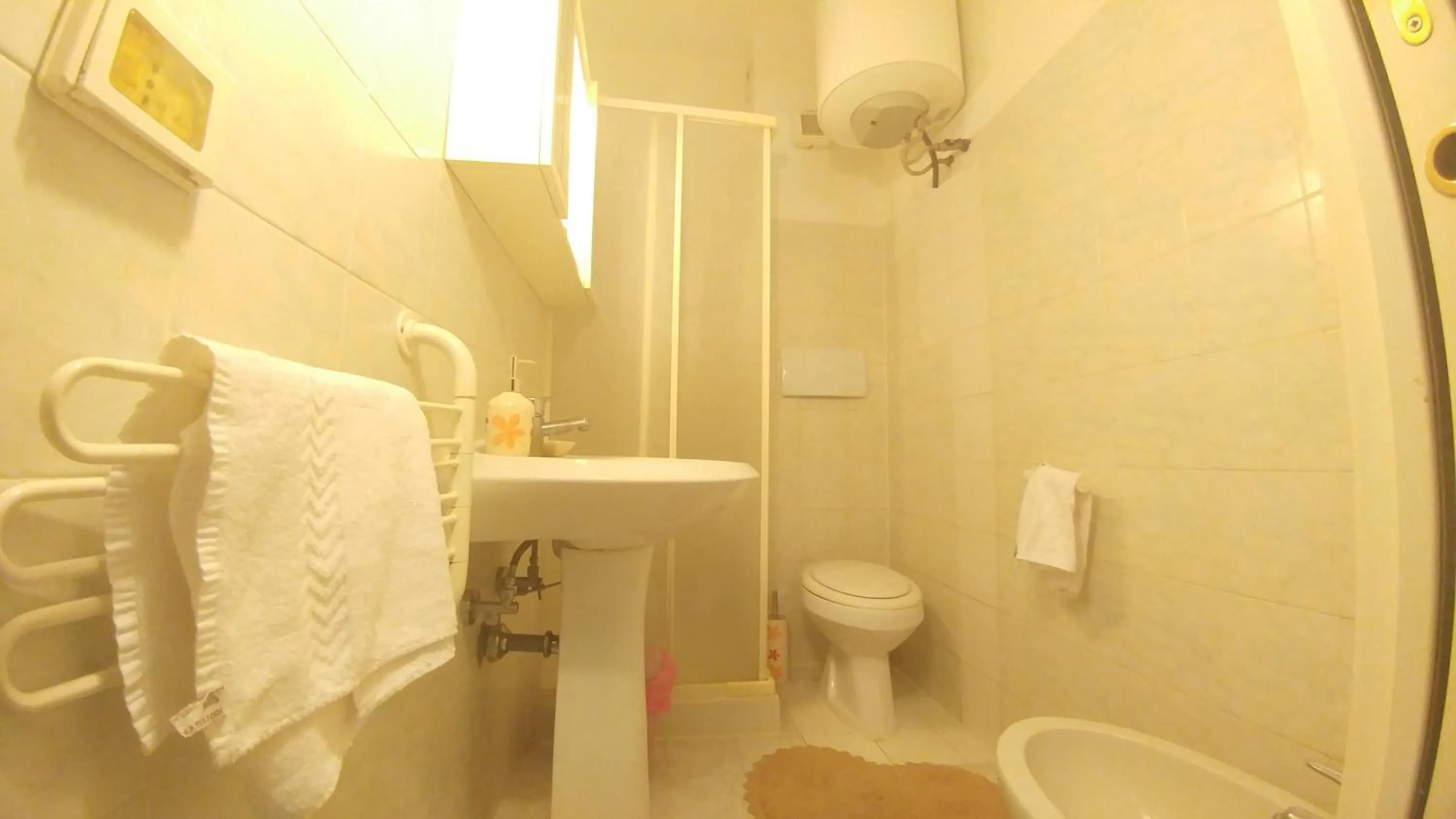 Bathroom in Dreaming Navona Rooms