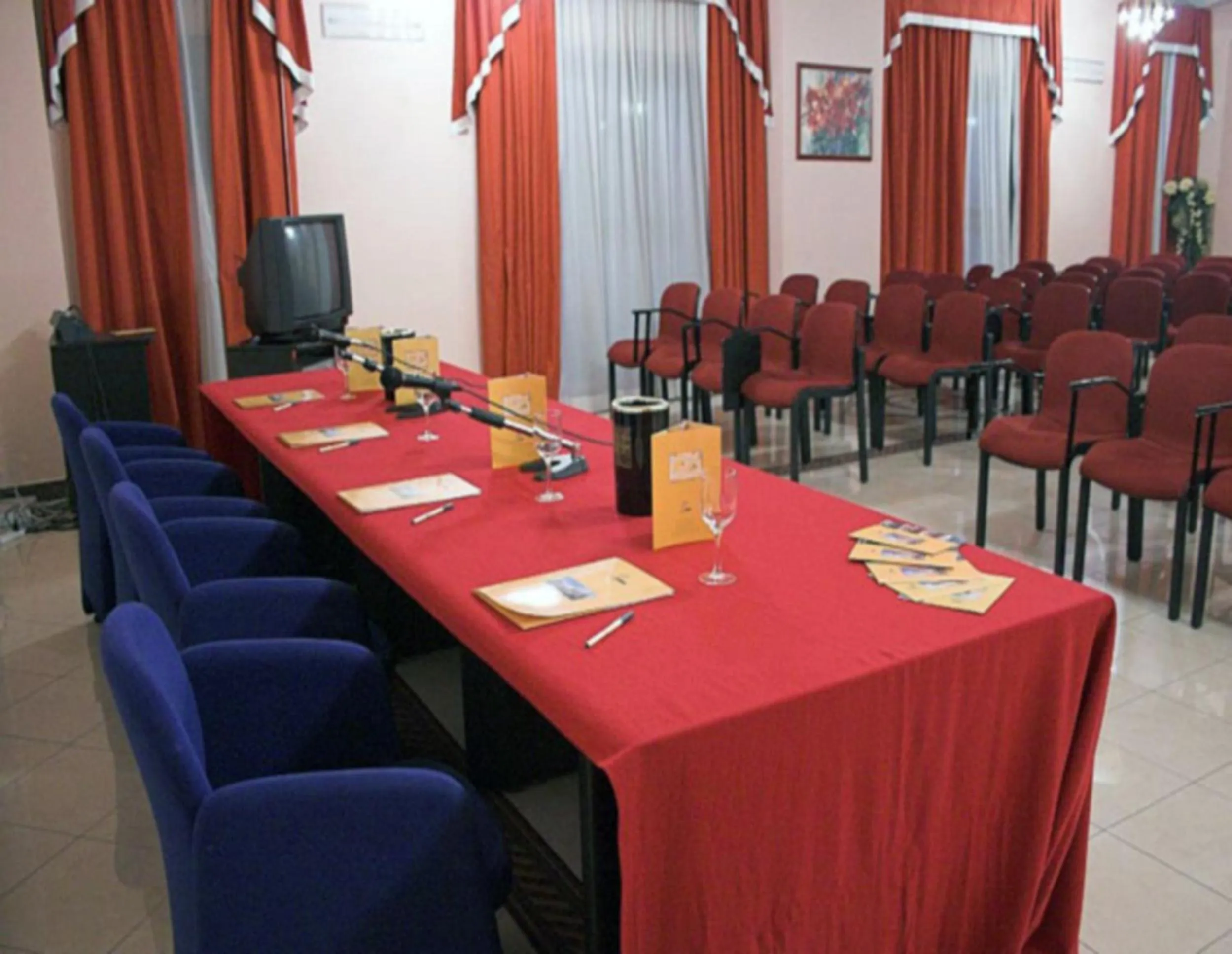 Business facilities in Hotel Apan