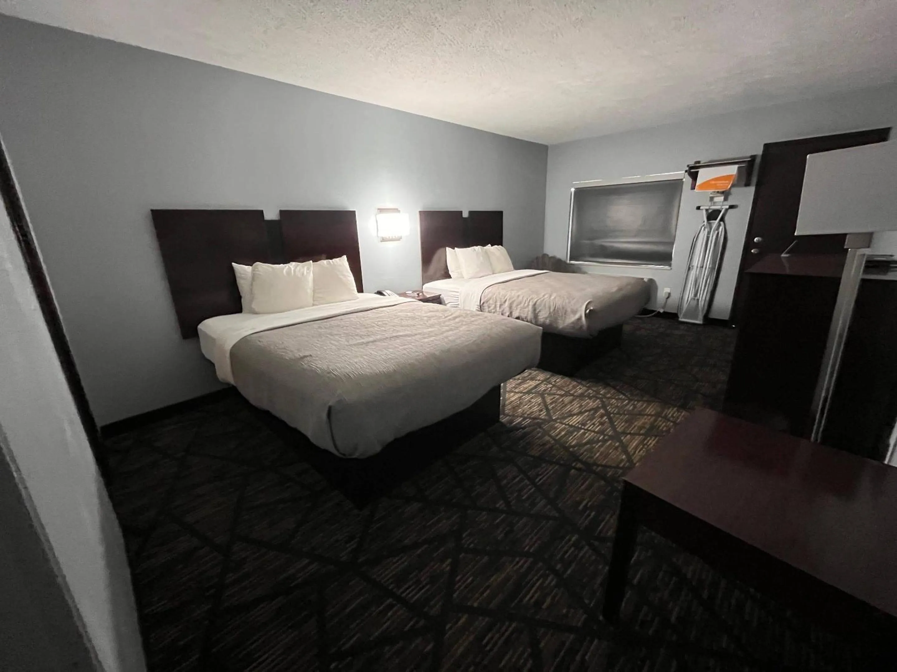 Bedroom, Bed in Quality Inn Grand Rapids Near Downtown