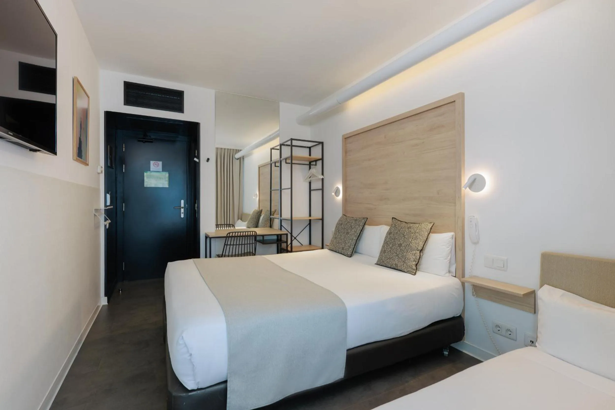 Bedroom, Bed in Casa Lit Barcelona