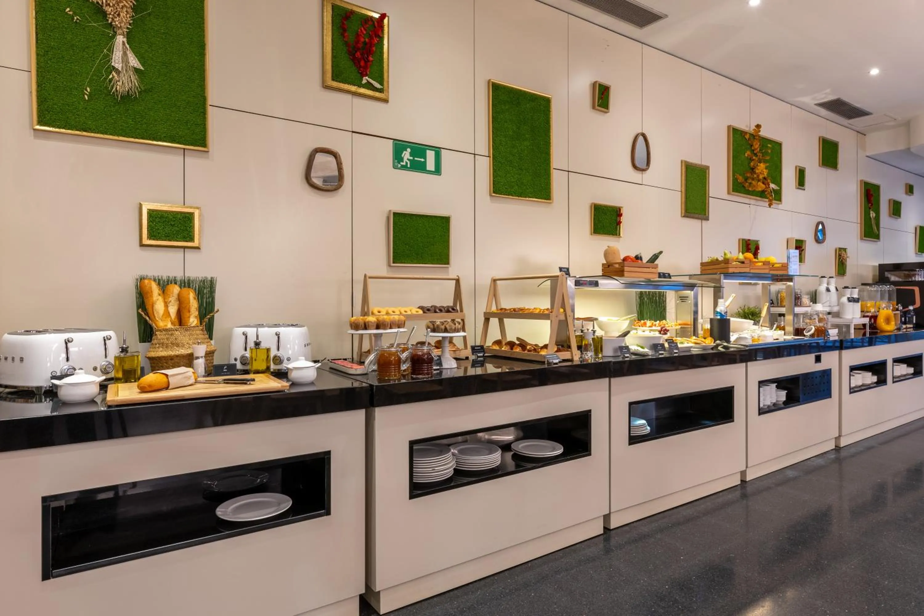 Buffet breakfast in Casa Lit Barcelona