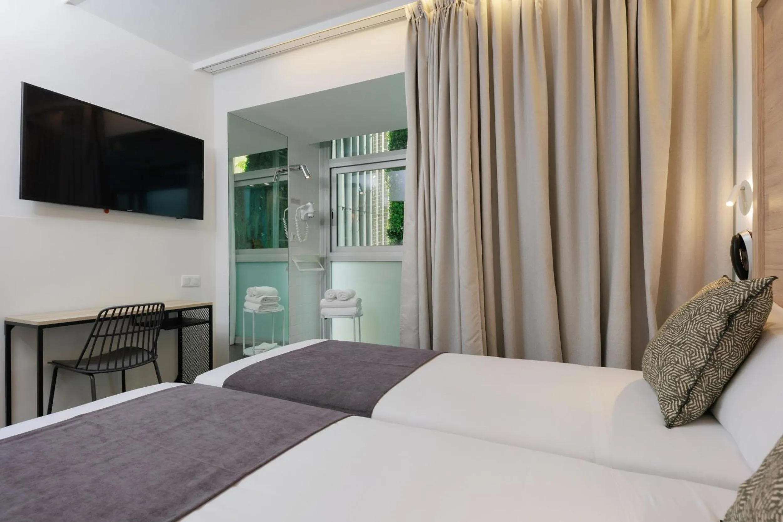 Bedroom, Bed in Casa Lit Barcelona