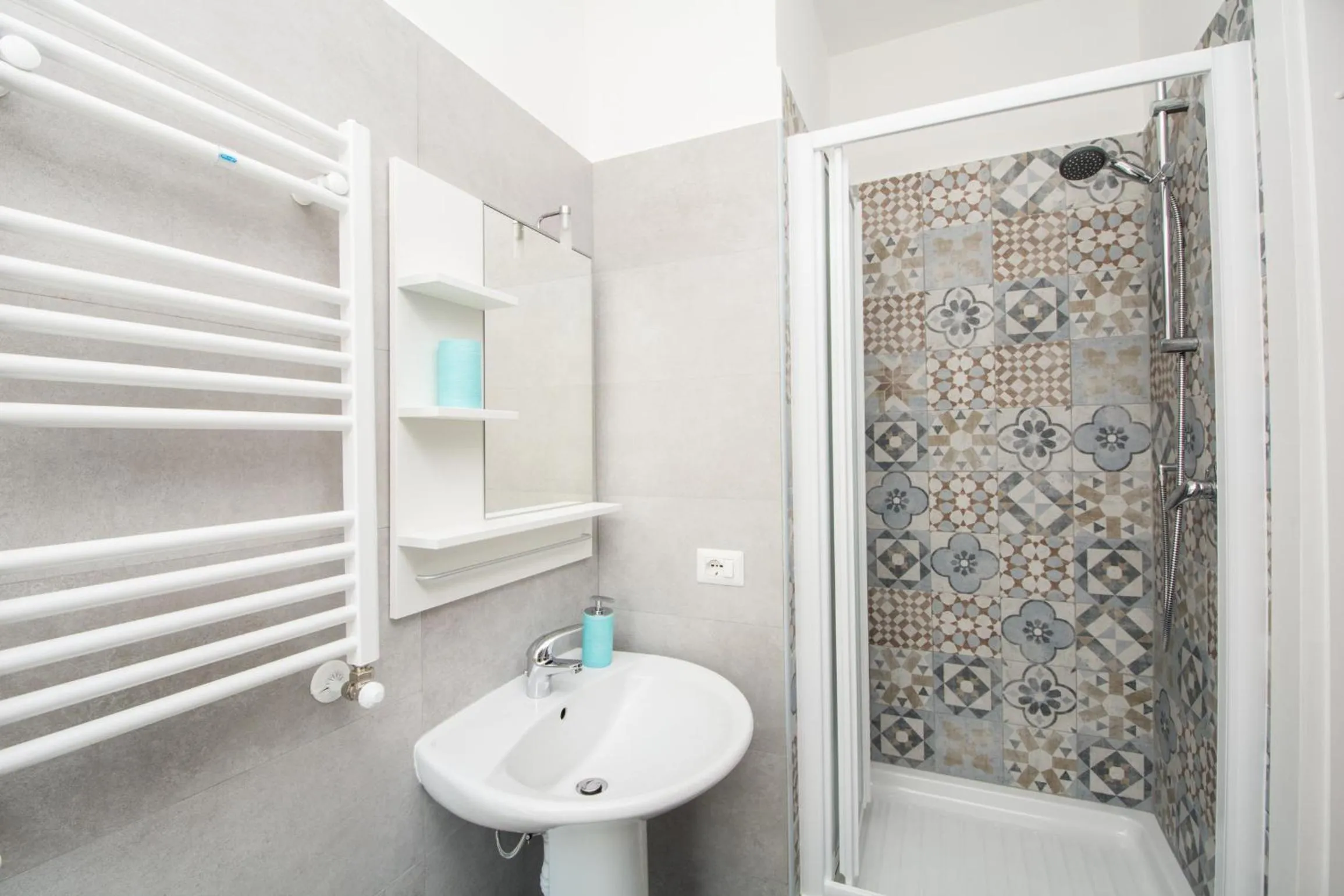 Shower in Seven Rooms Vatican