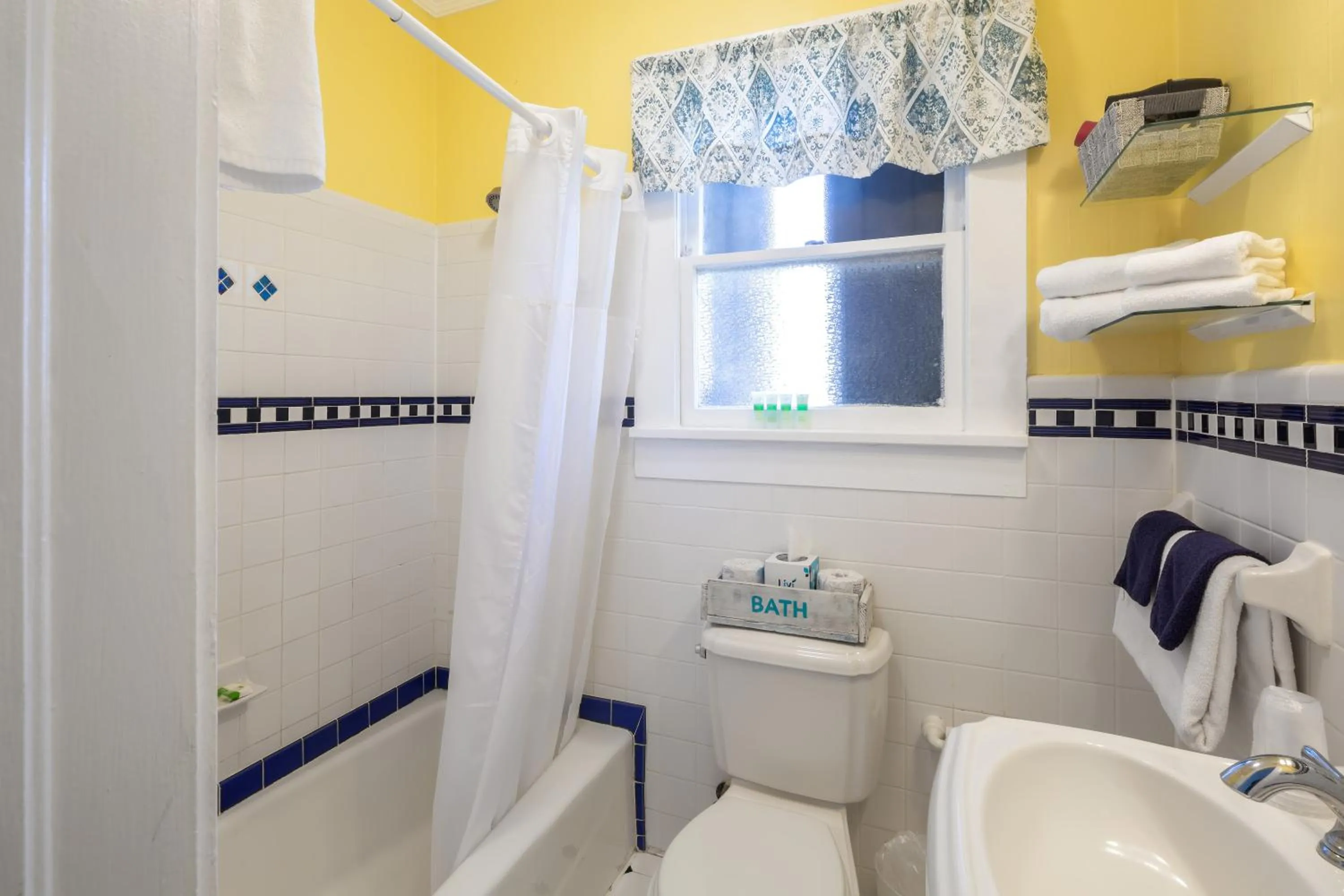 Bathroom in Kona Kai Oasis