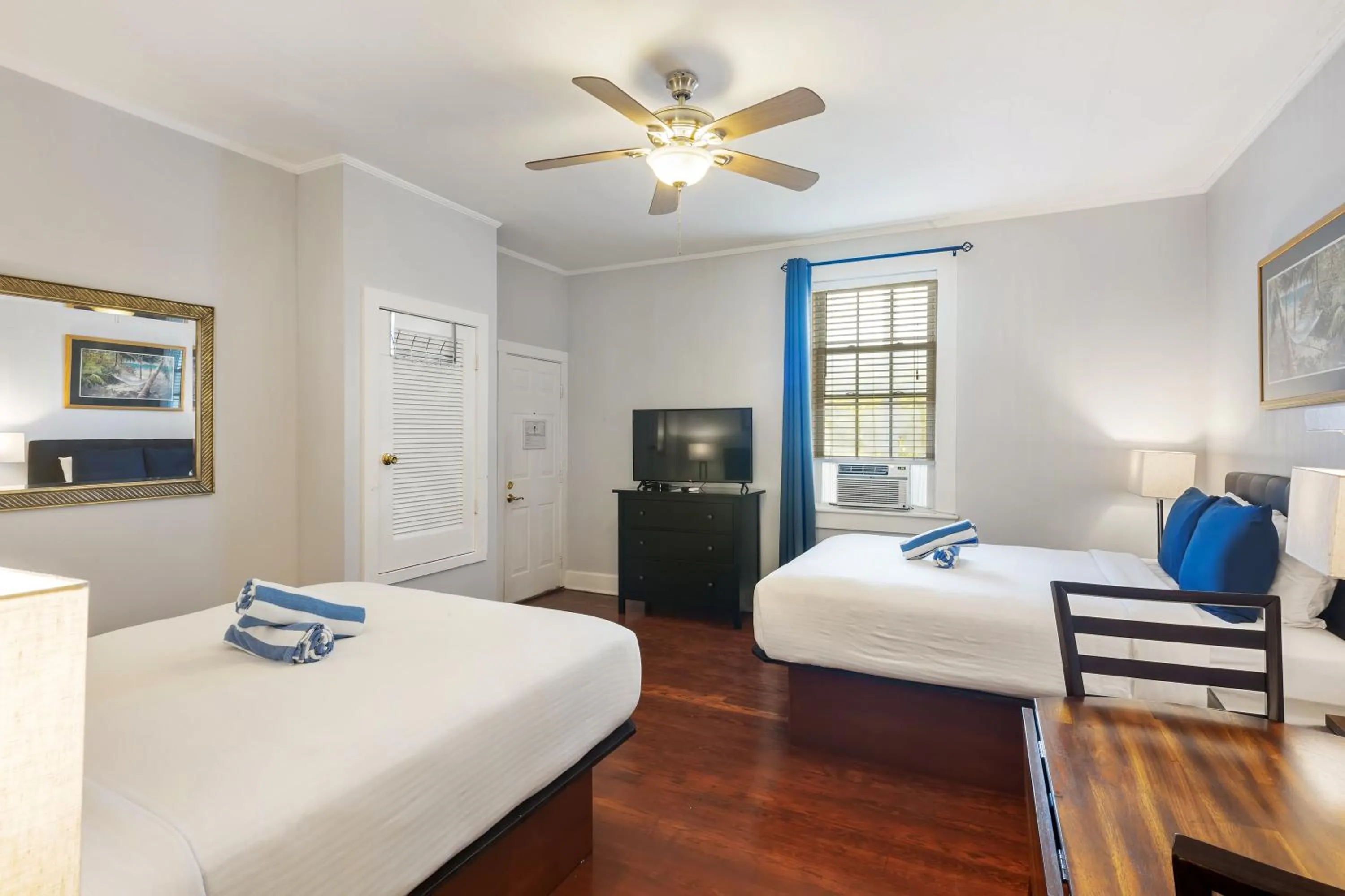 Bed in Kona Kai Oasis