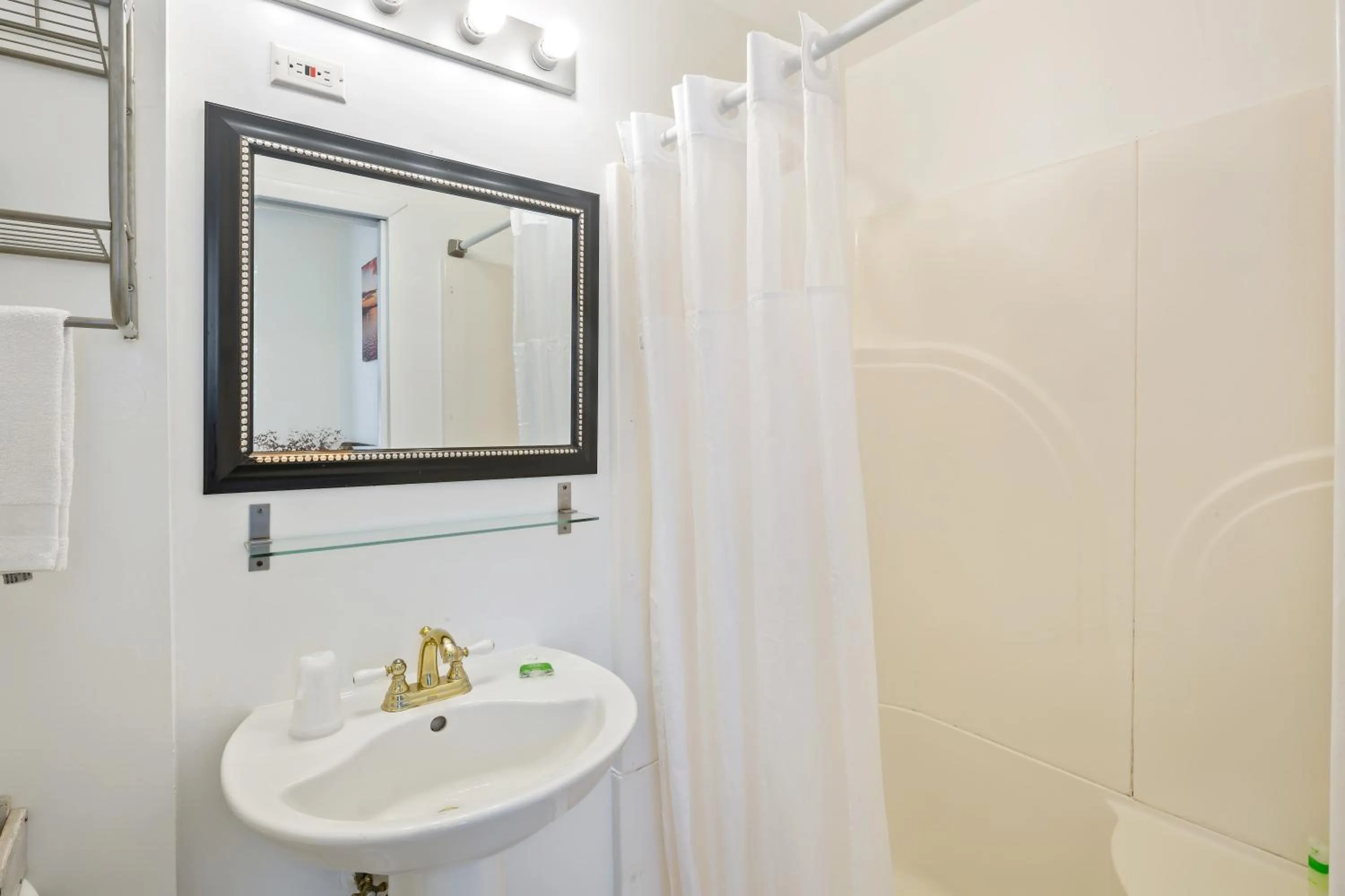 Shower in Kona Kai Oasis