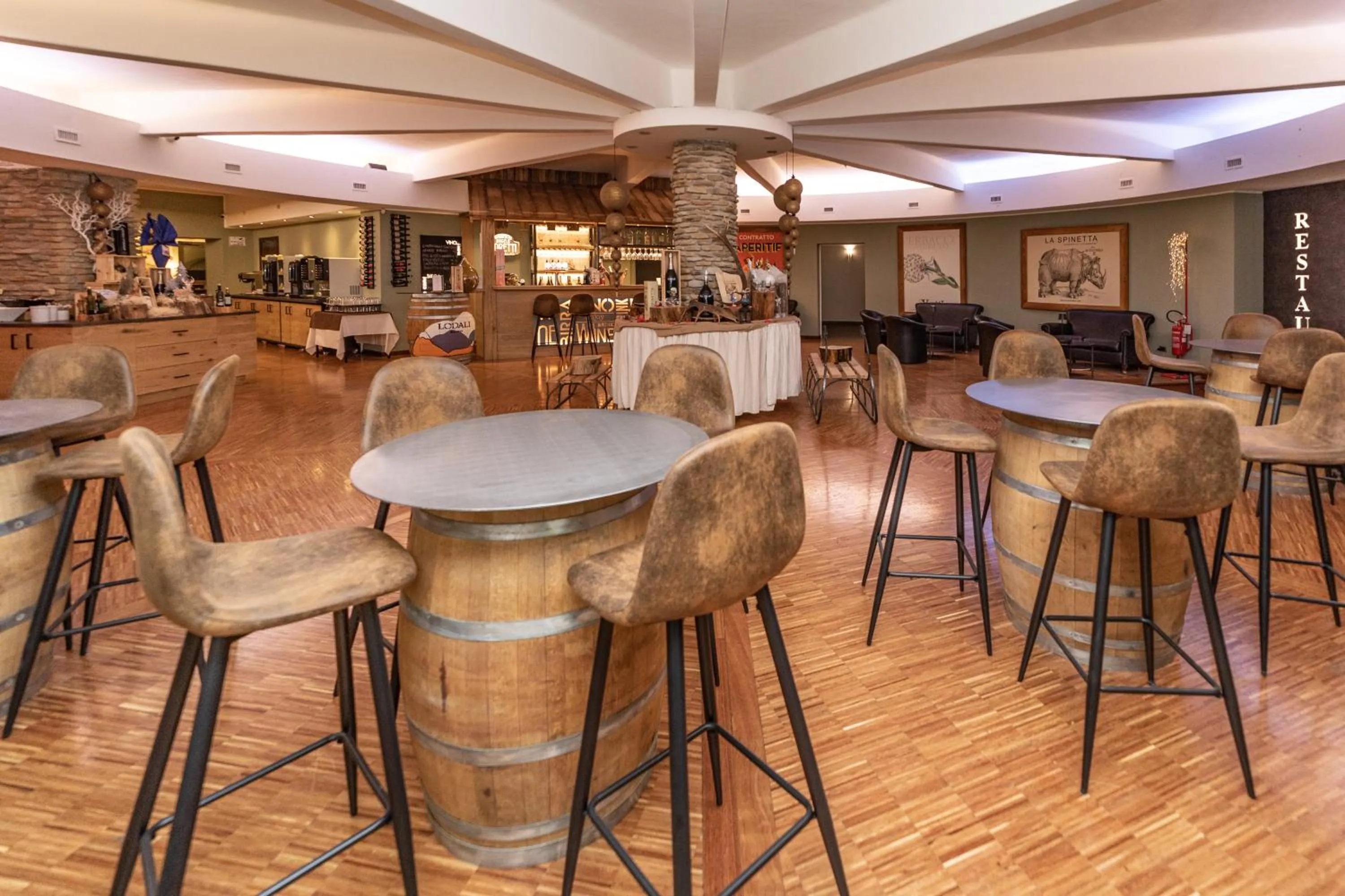 Restaurant/places to eat in Hotel la Torre