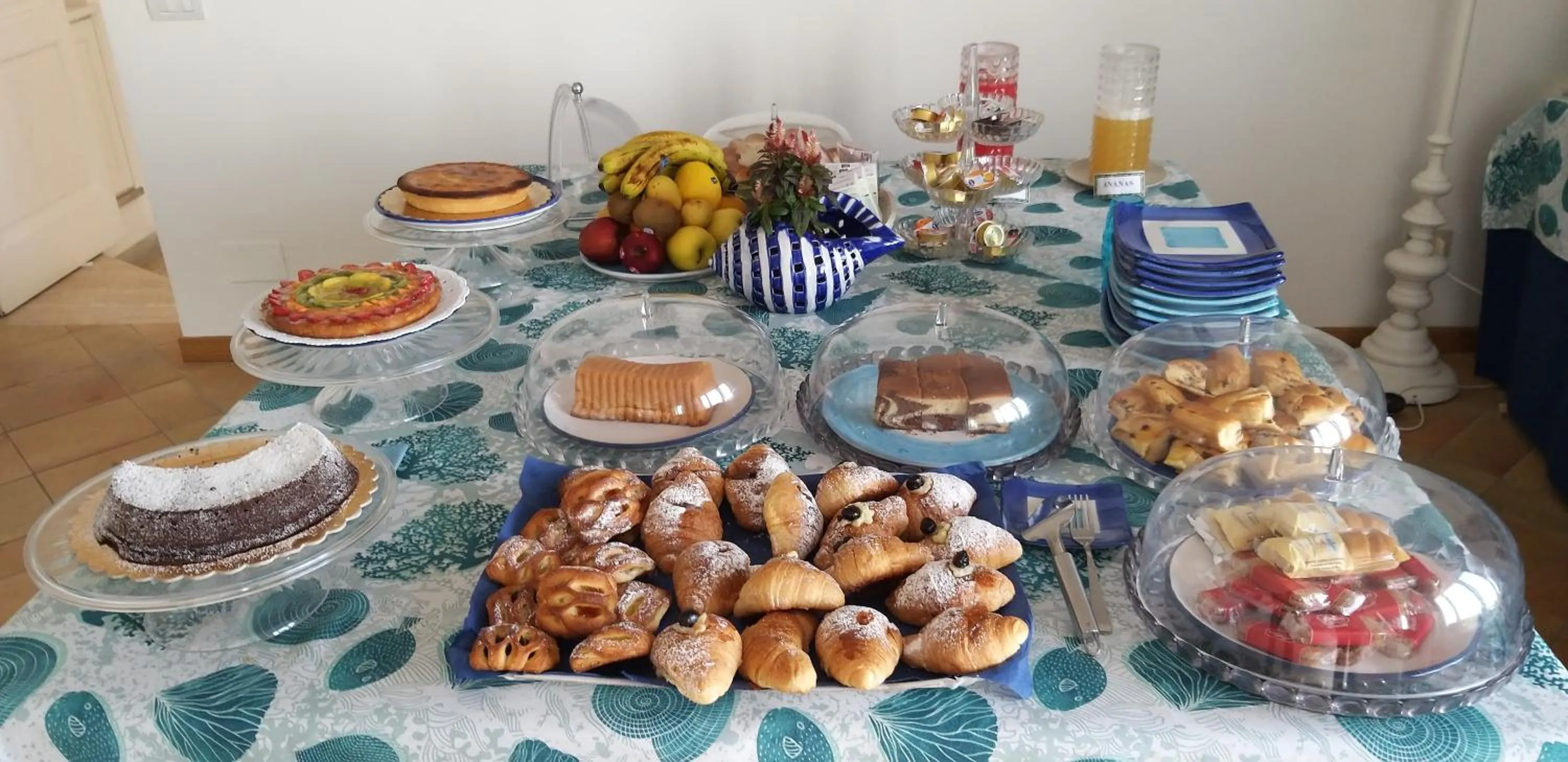 Breakfast in Villa Patrizi