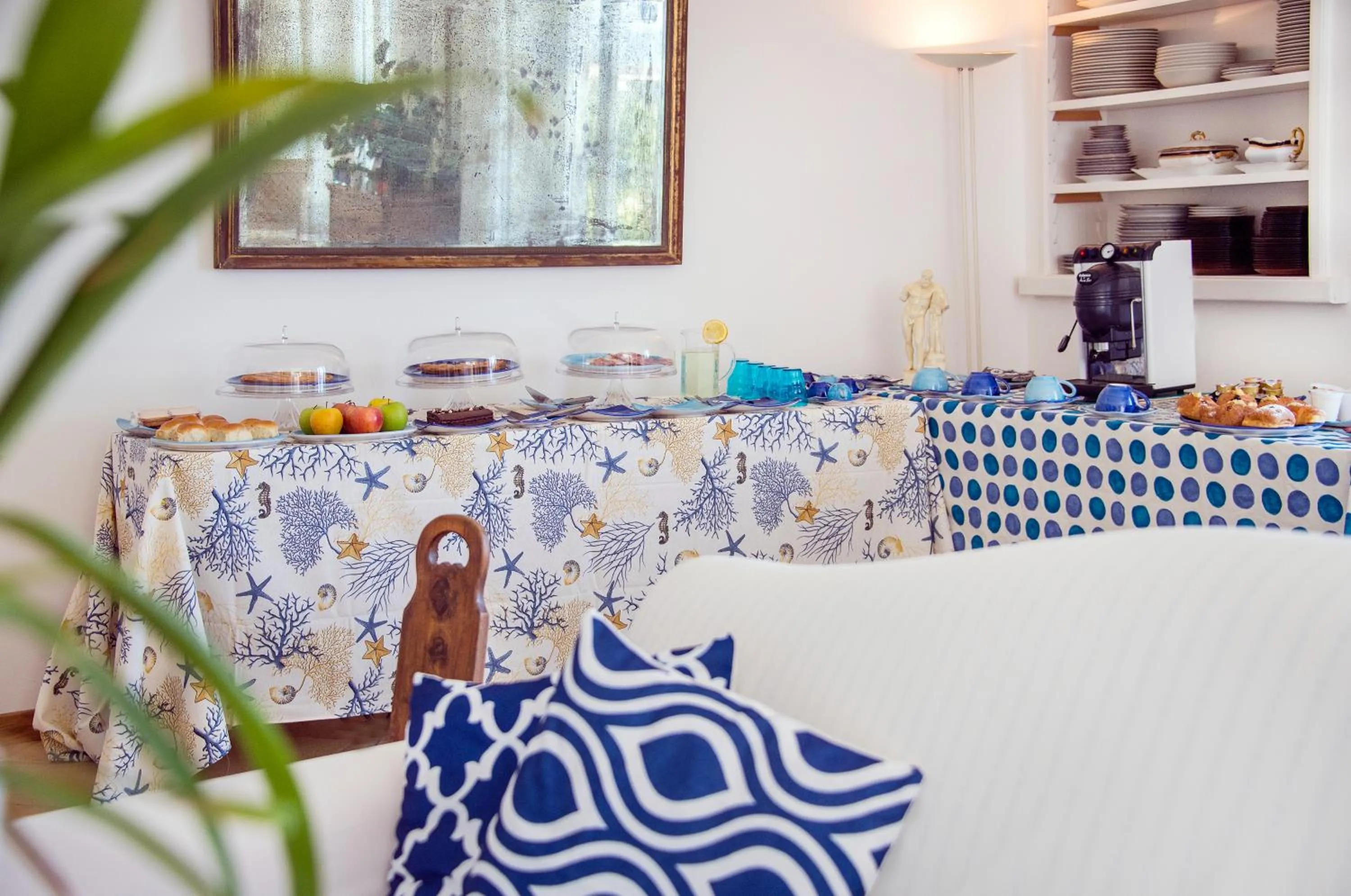 Breakfast in Villa Patrizi