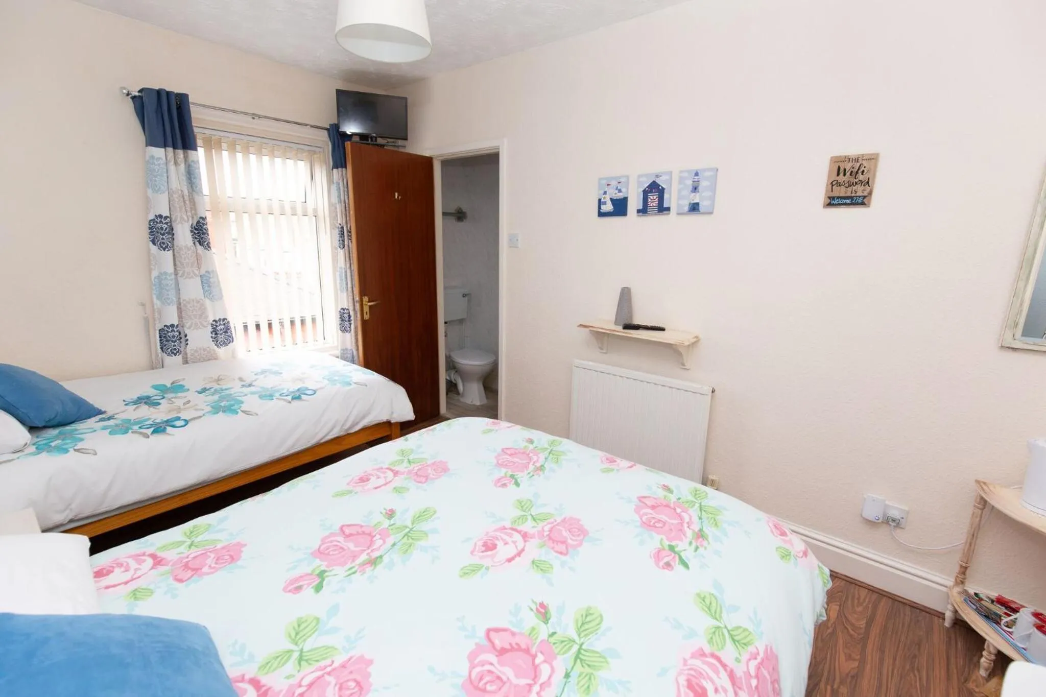 Bed in The Osprey Hotel