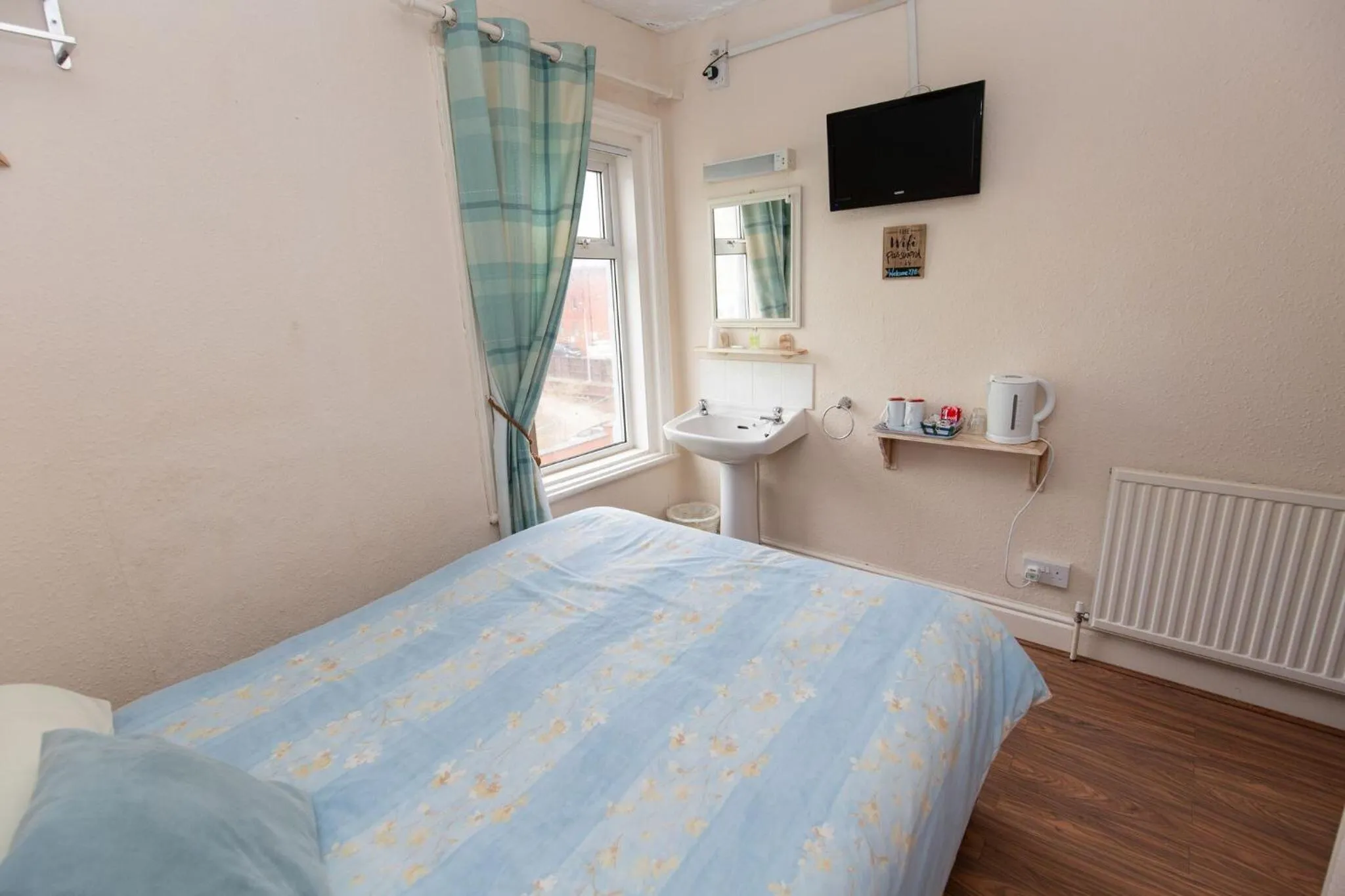 Bed in The Osprey Hotel