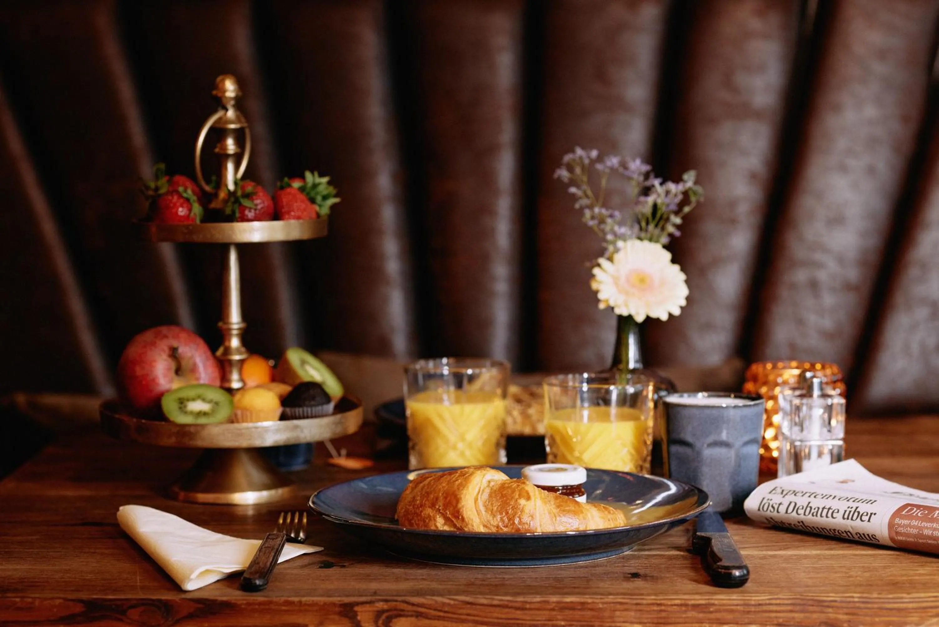 Breakfast in 18Arts Hotel - Living in a Gallery!