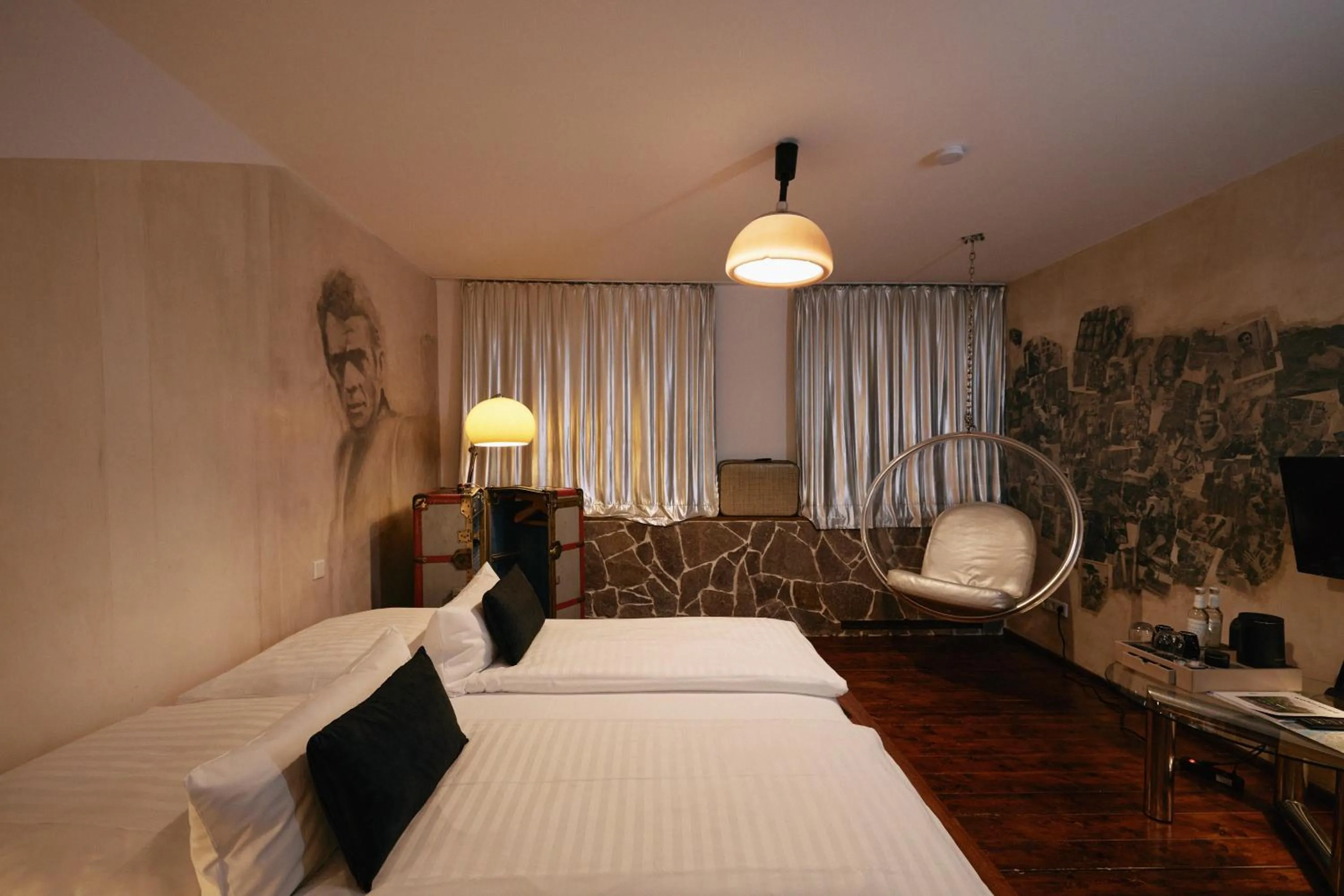 Photo of the whole room, Bed in 18Arts Hotel - Living in a Gallery!